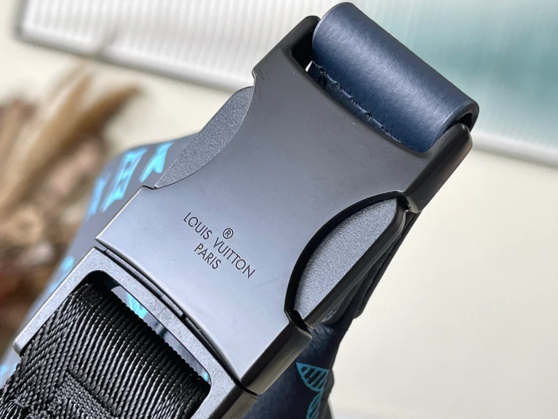 m46036-LV-Discovery Поясная сумка