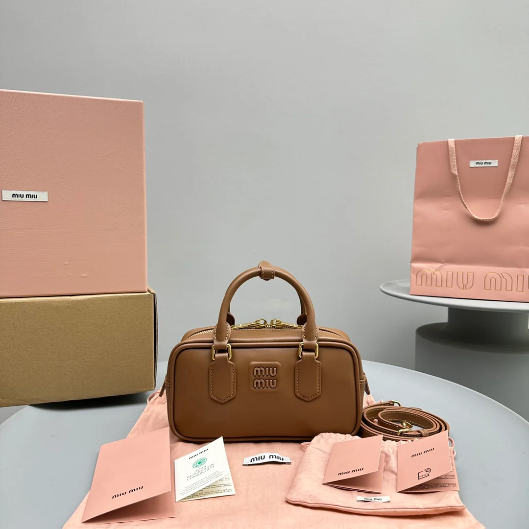 Сумка для боулинга Miu Miu - Маленькая - Карамельного цвета