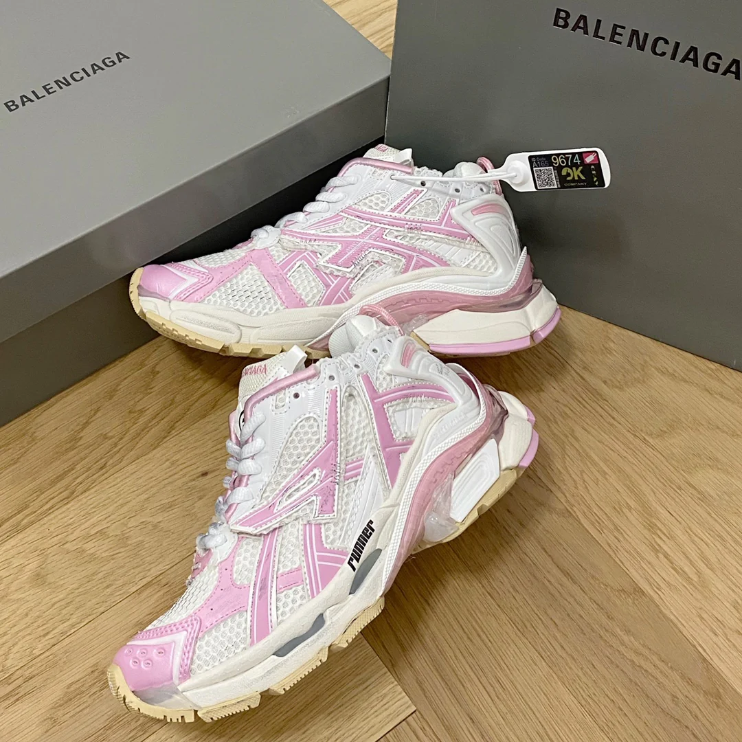 Кроссовки Balenciaga Runner Chunky Shoes - черно-белые