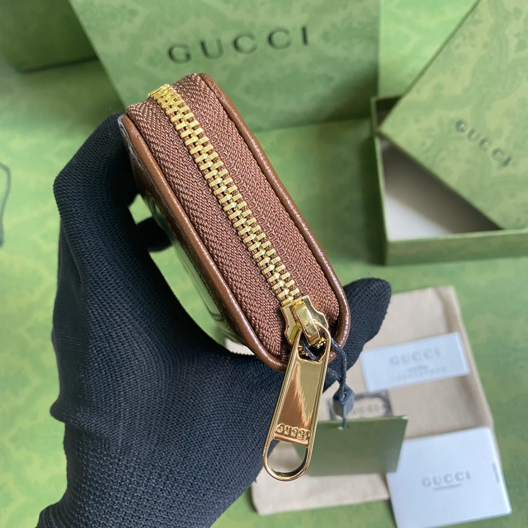 Gucci 新款拉链短夹