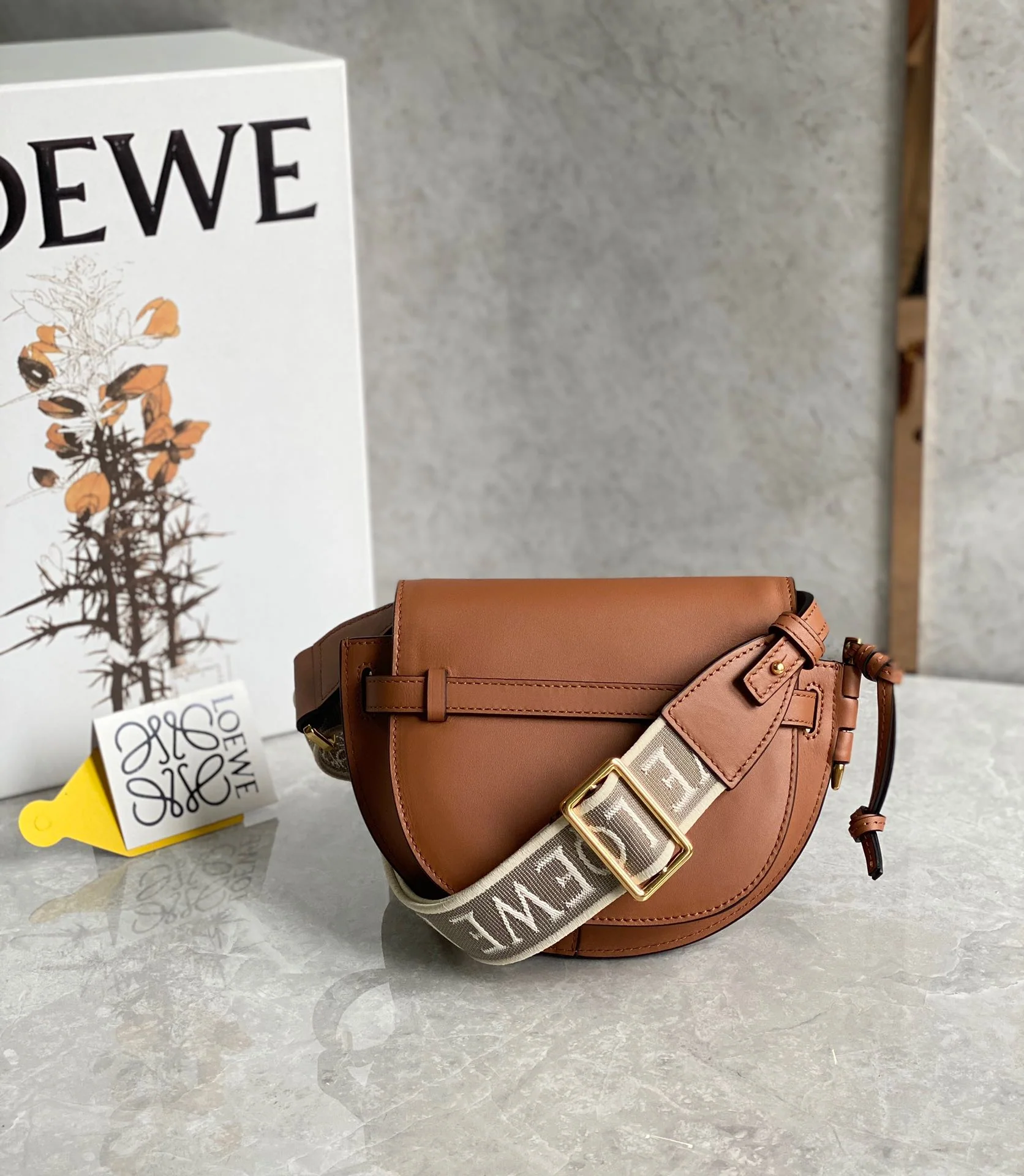 Сумка на два колеса Loewe Gate Dual Saddle Bag - Mini - Camel