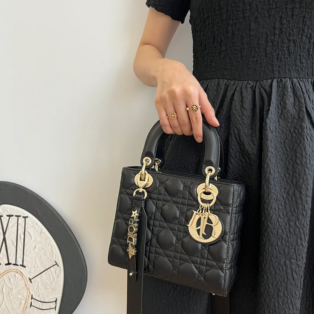 Dior Lady (коллекция Four-Panel) - Черный с золотой пряжкой - Маленький размер