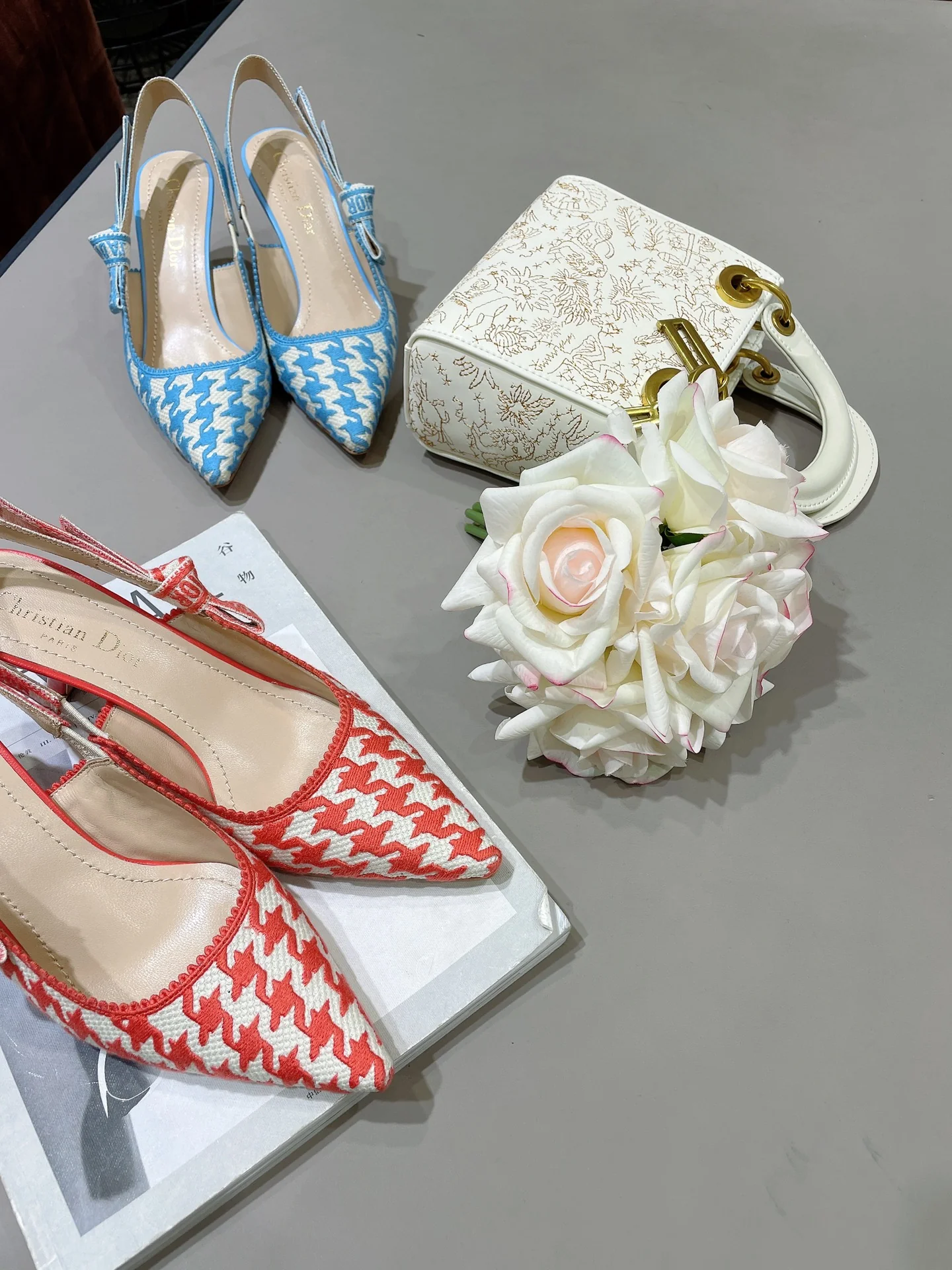 Туфли Dior с острым носком на низком каблуке