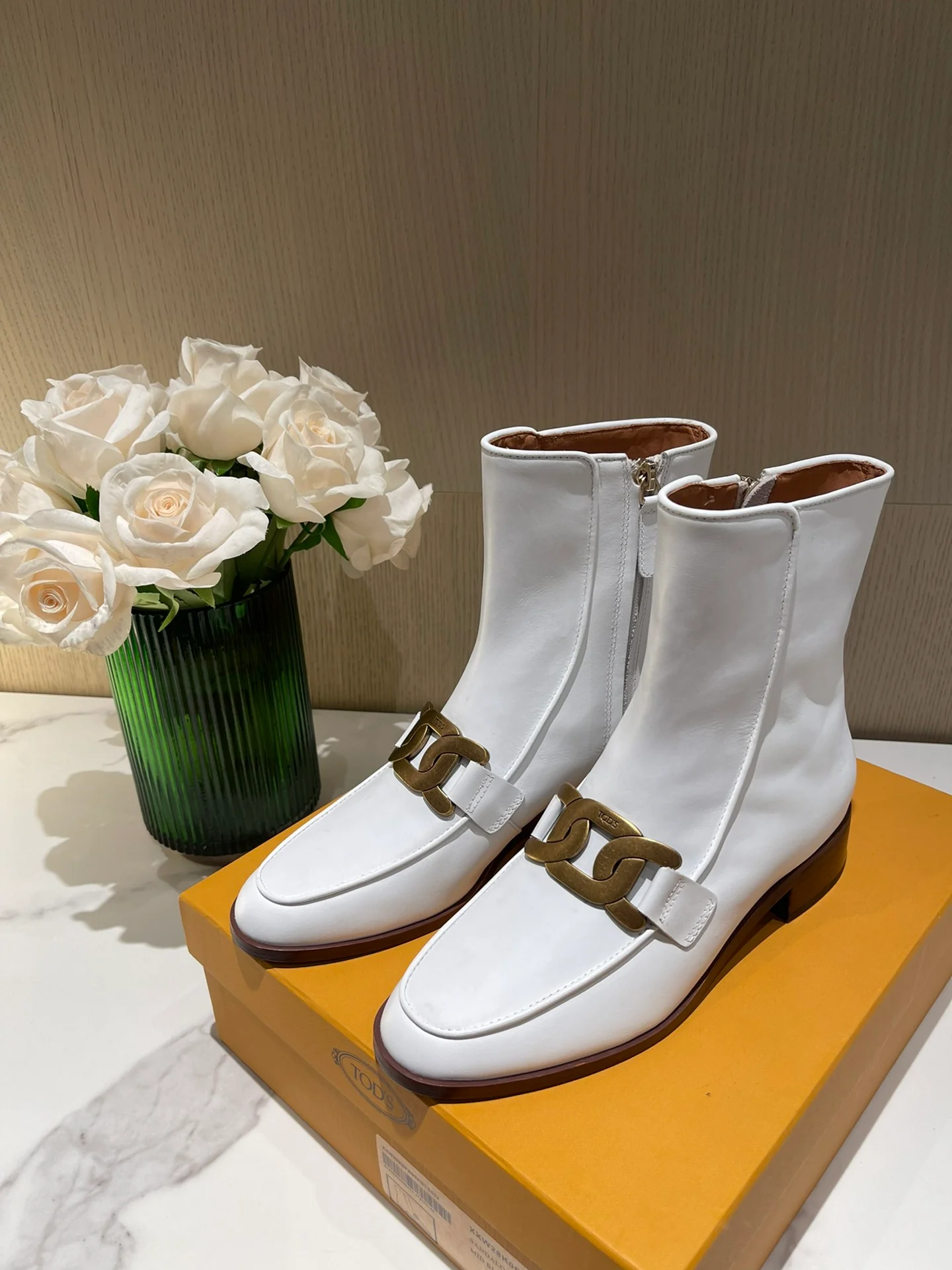 Tods - Новинка сезона осень/зима 2022 - Ботильоны на толстом каблуке крупной вязки - 1