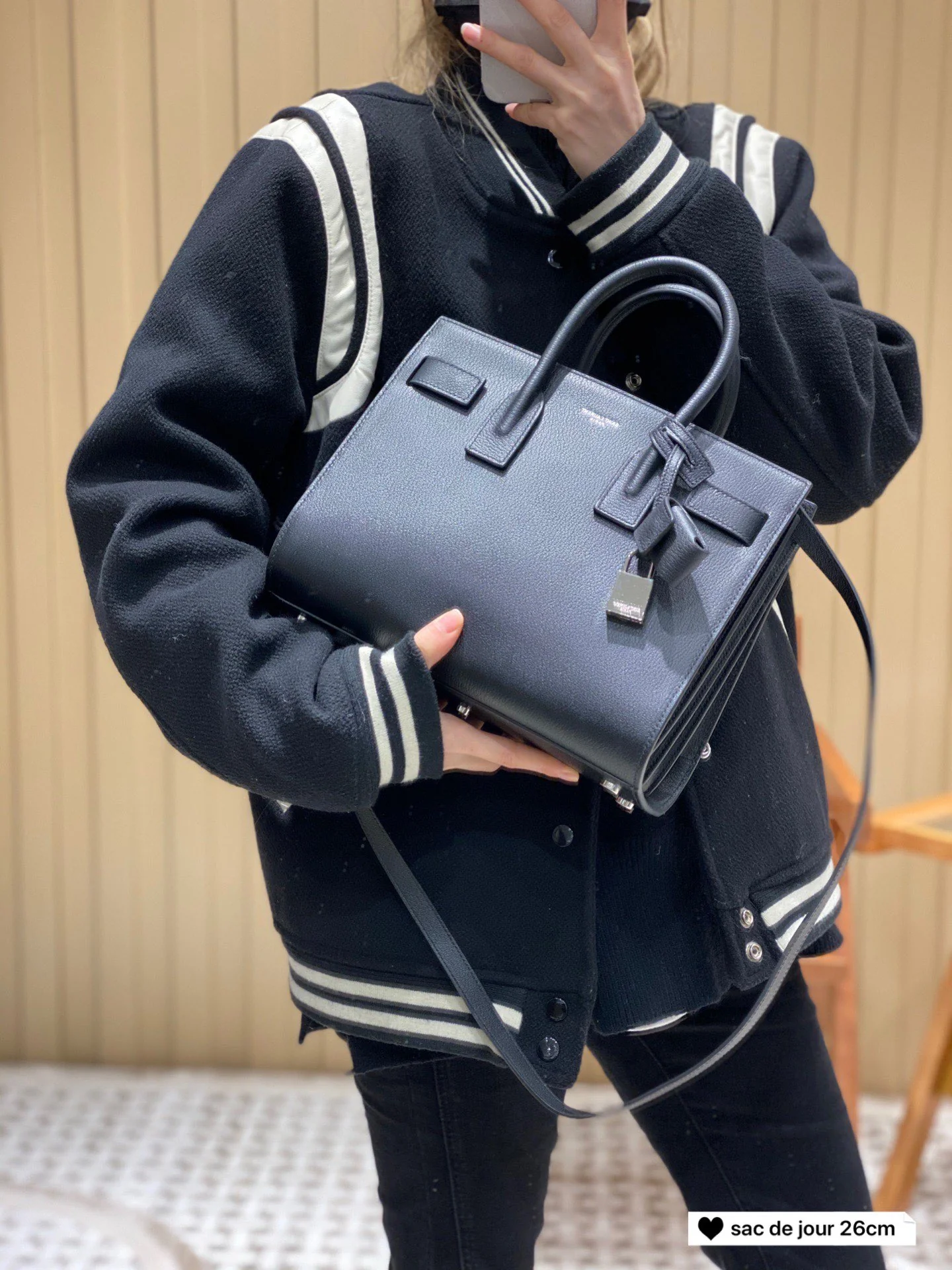 Сумка-гармошка YSL Sac-de-jour с рисунком под козу - черная - 26 см