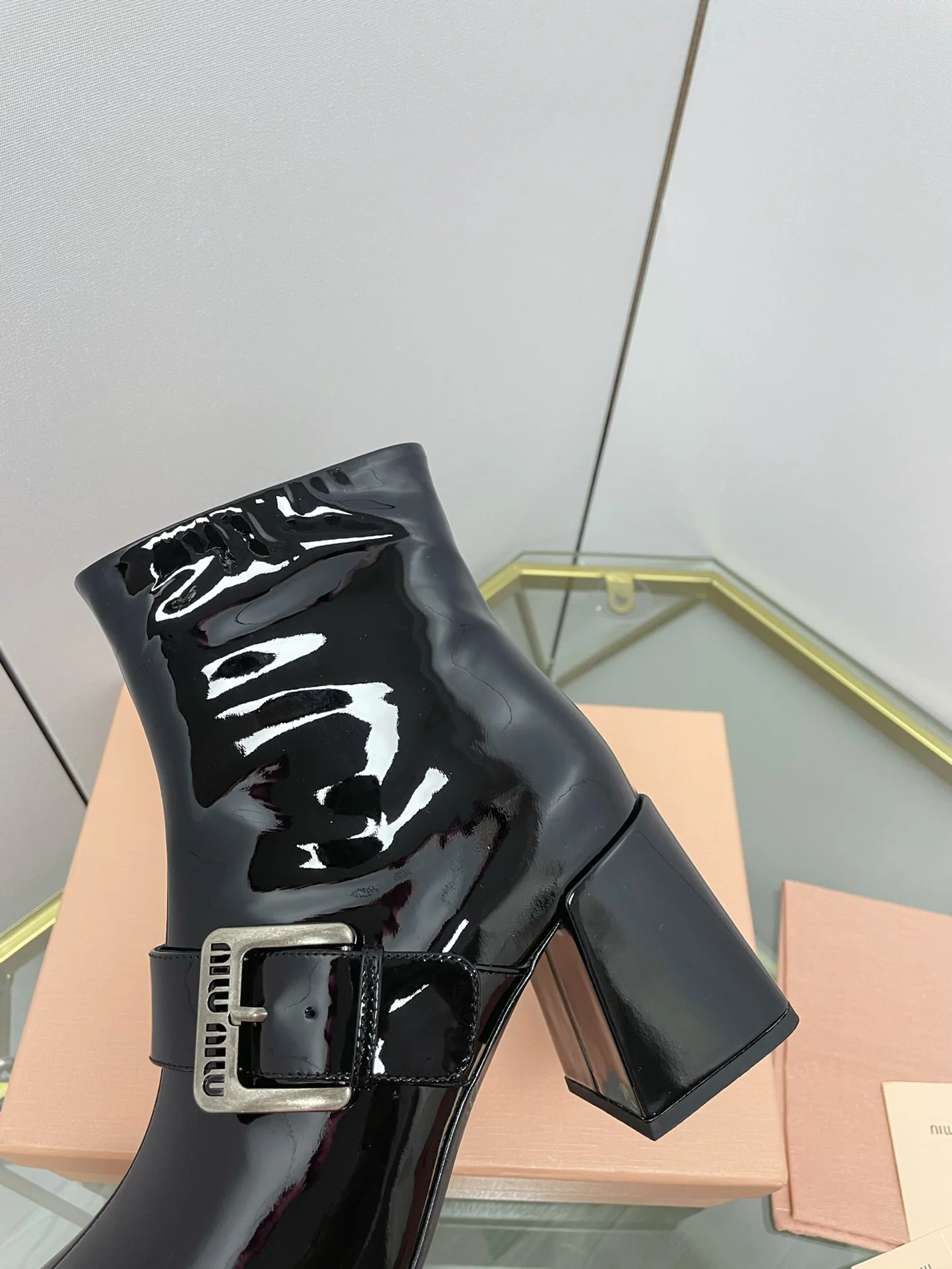 Miu Miu - Ретро-сапоги на массивном каблуке