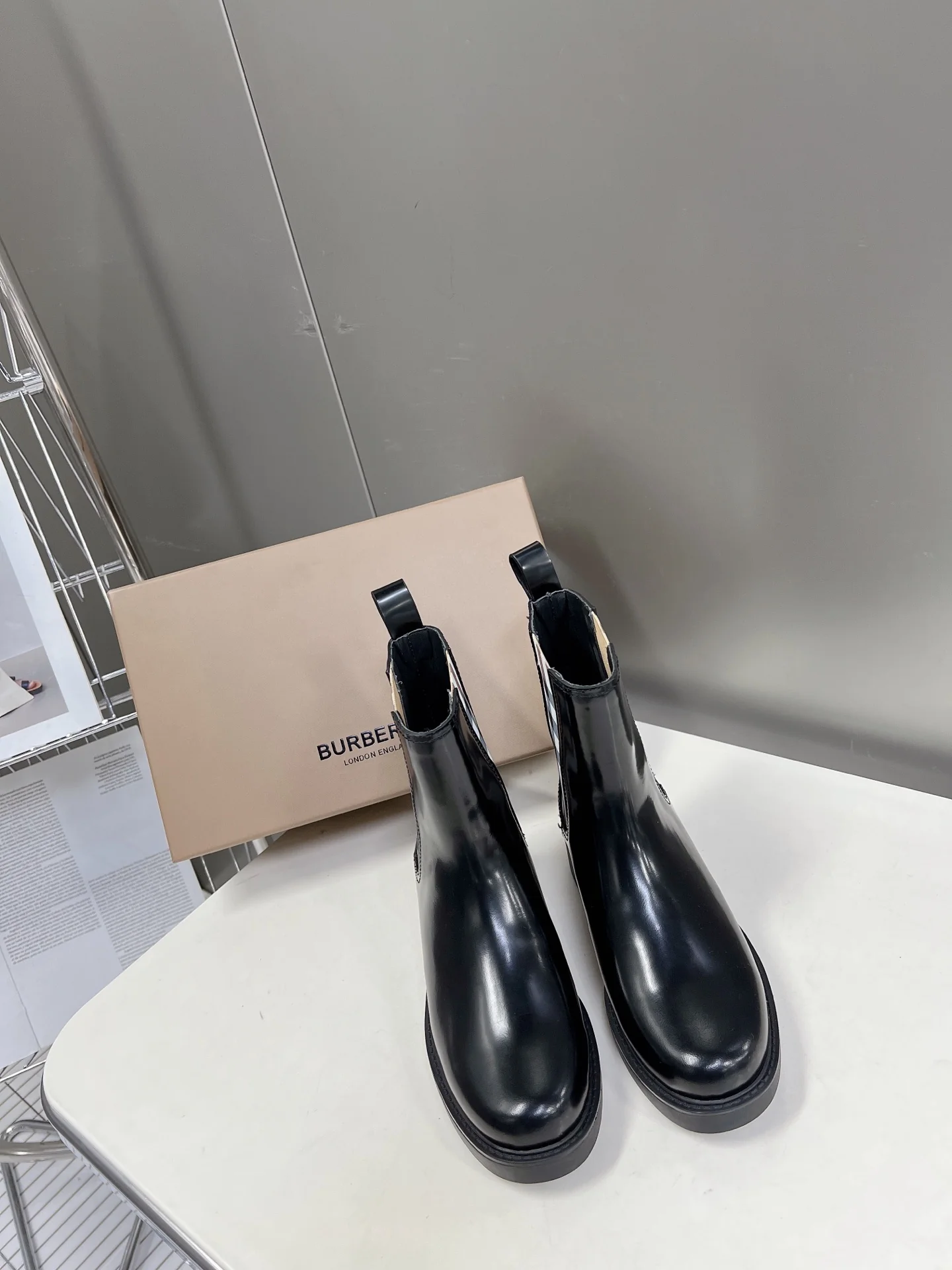 Burberry - Новинка ранней весны - Ботильоны в клетку