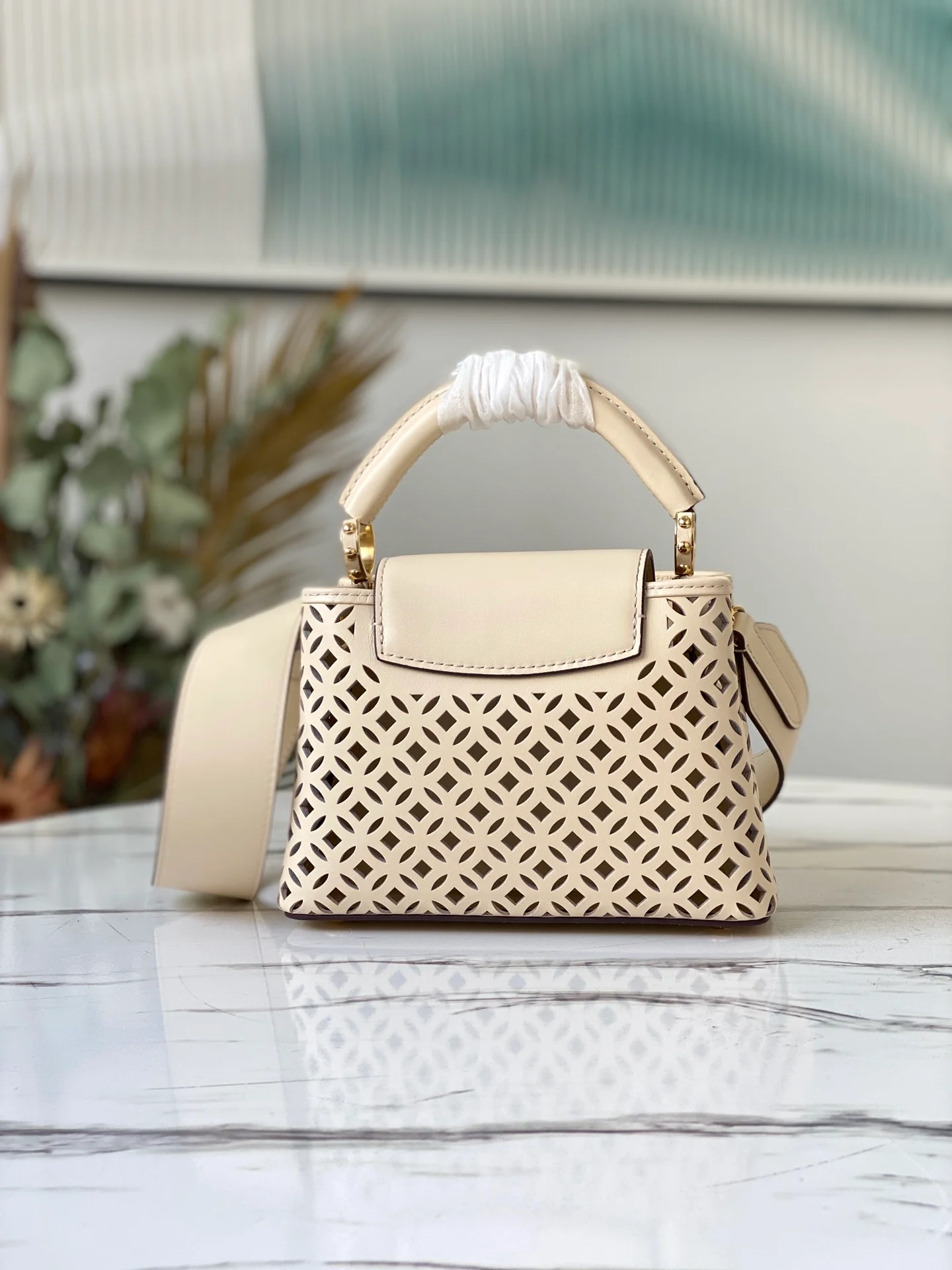 lv-m57228-mini-capucines handbag