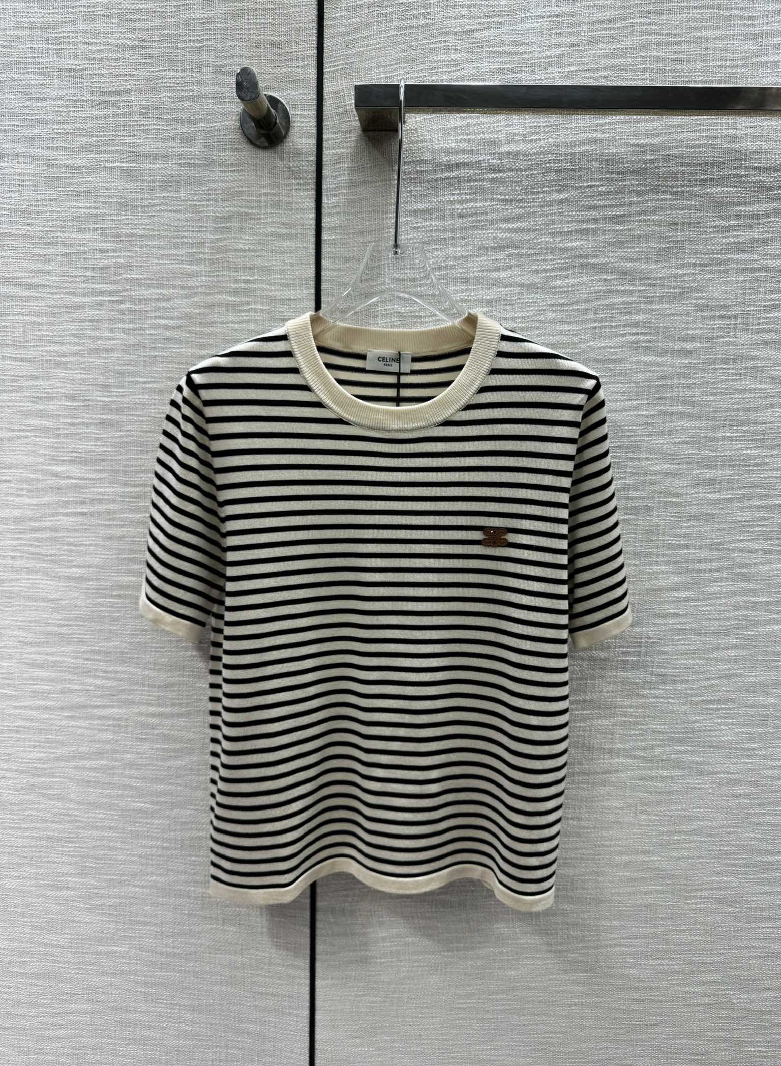 Celine-2404 Трикотажная футболка с коротким рукавом в полоску и цветовыми блоками