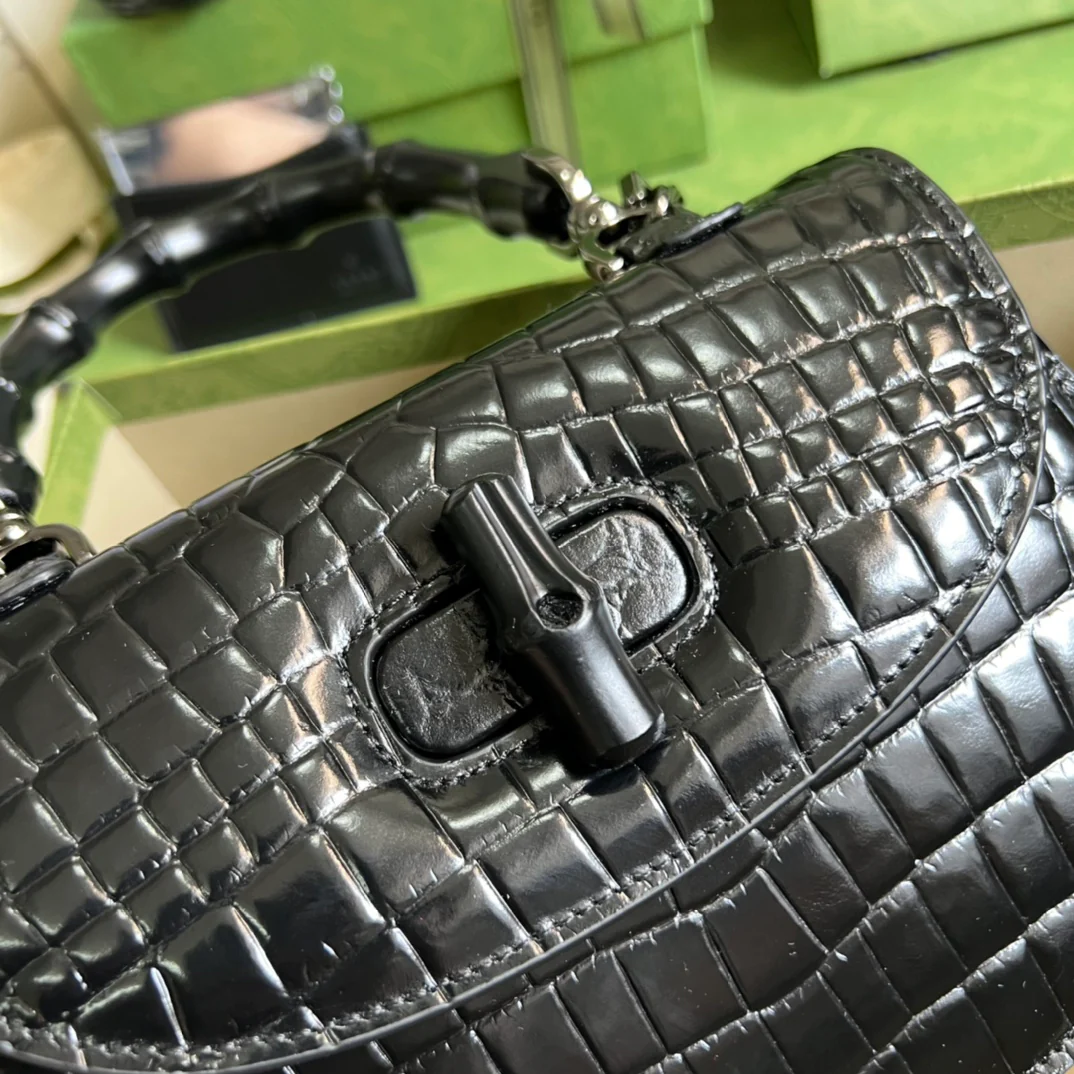 Маленькая сумочка Gucci с бамбуковой ручкой - 21x15x7 см - 1 шт.