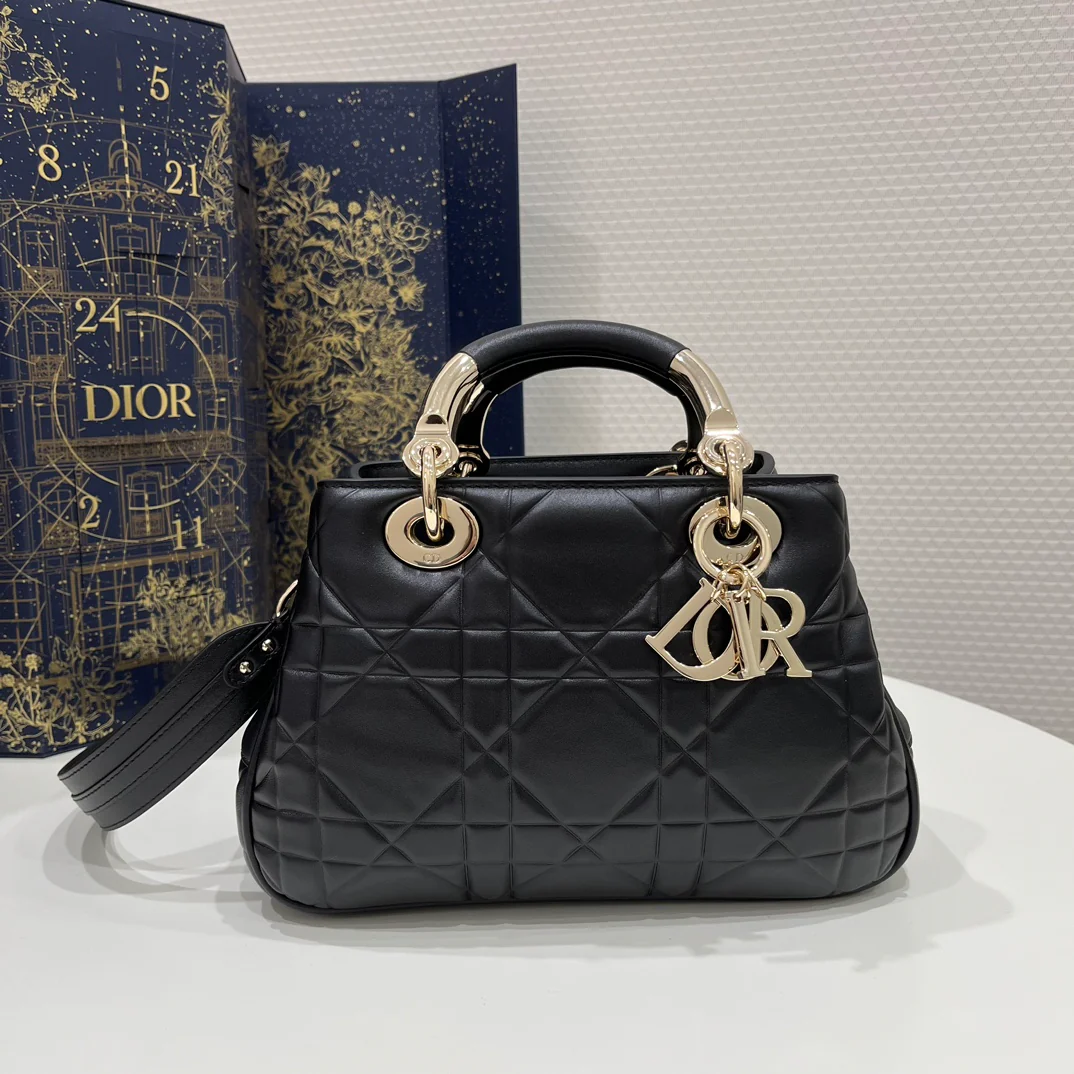 Сумочка Dior Lady Cannage - серия 95-22