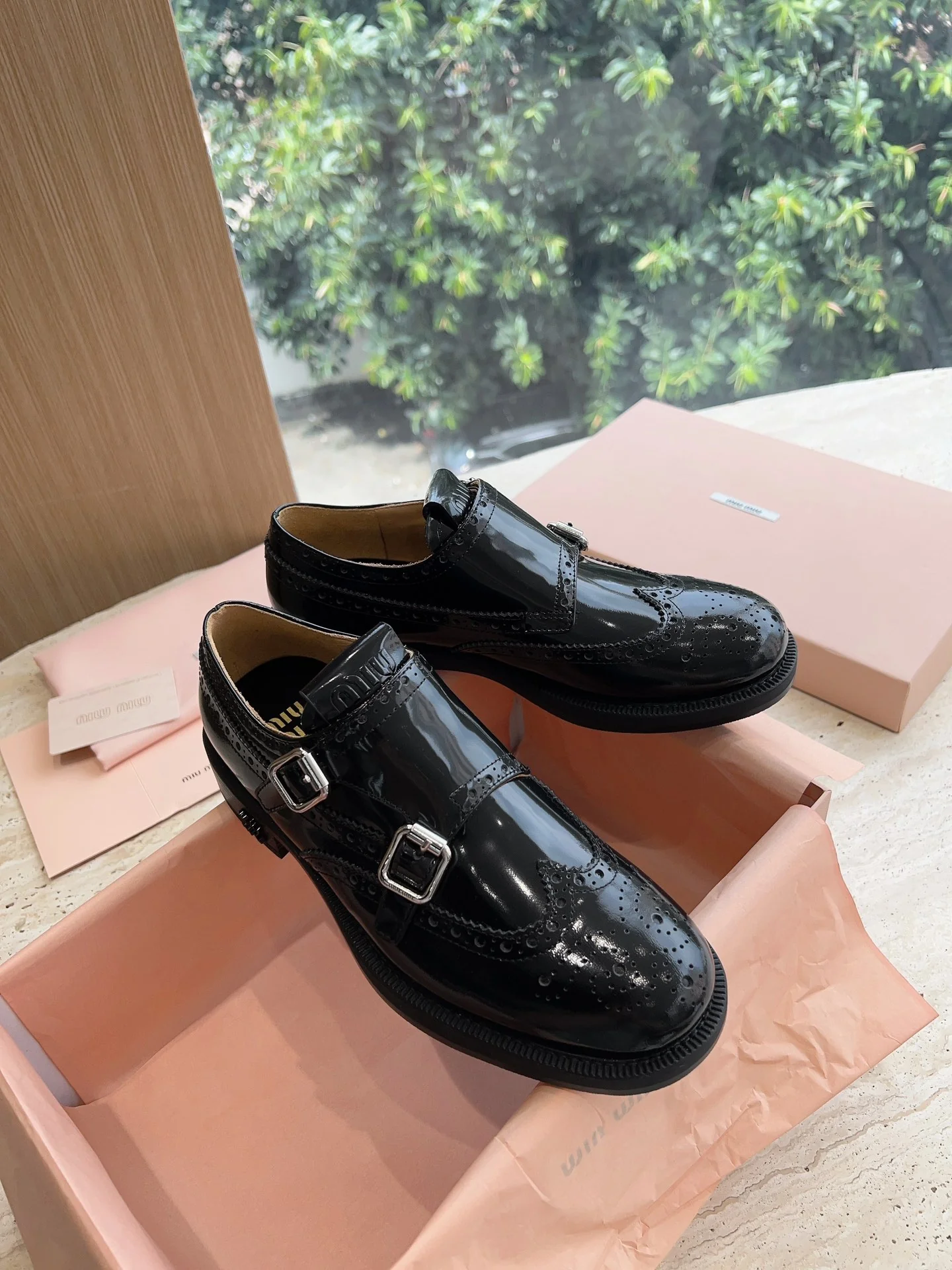 Miu Miu - Новинка 2023 года - Лоферы на шнуровке в британском стиле