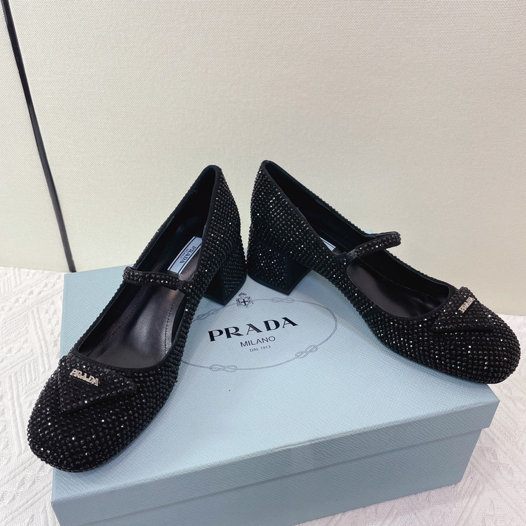 Туфли Prada - Туфли-мэри-джейн на низком каблуке, украшенные стразами - черные