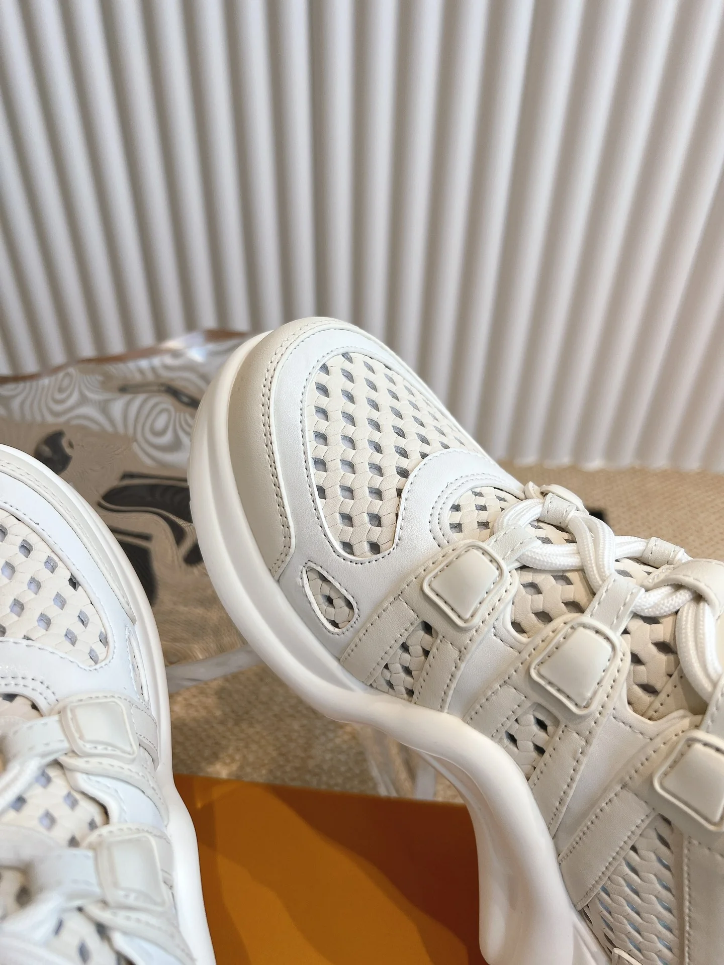 Повседневные туфли на платформе LV-2024 - белые