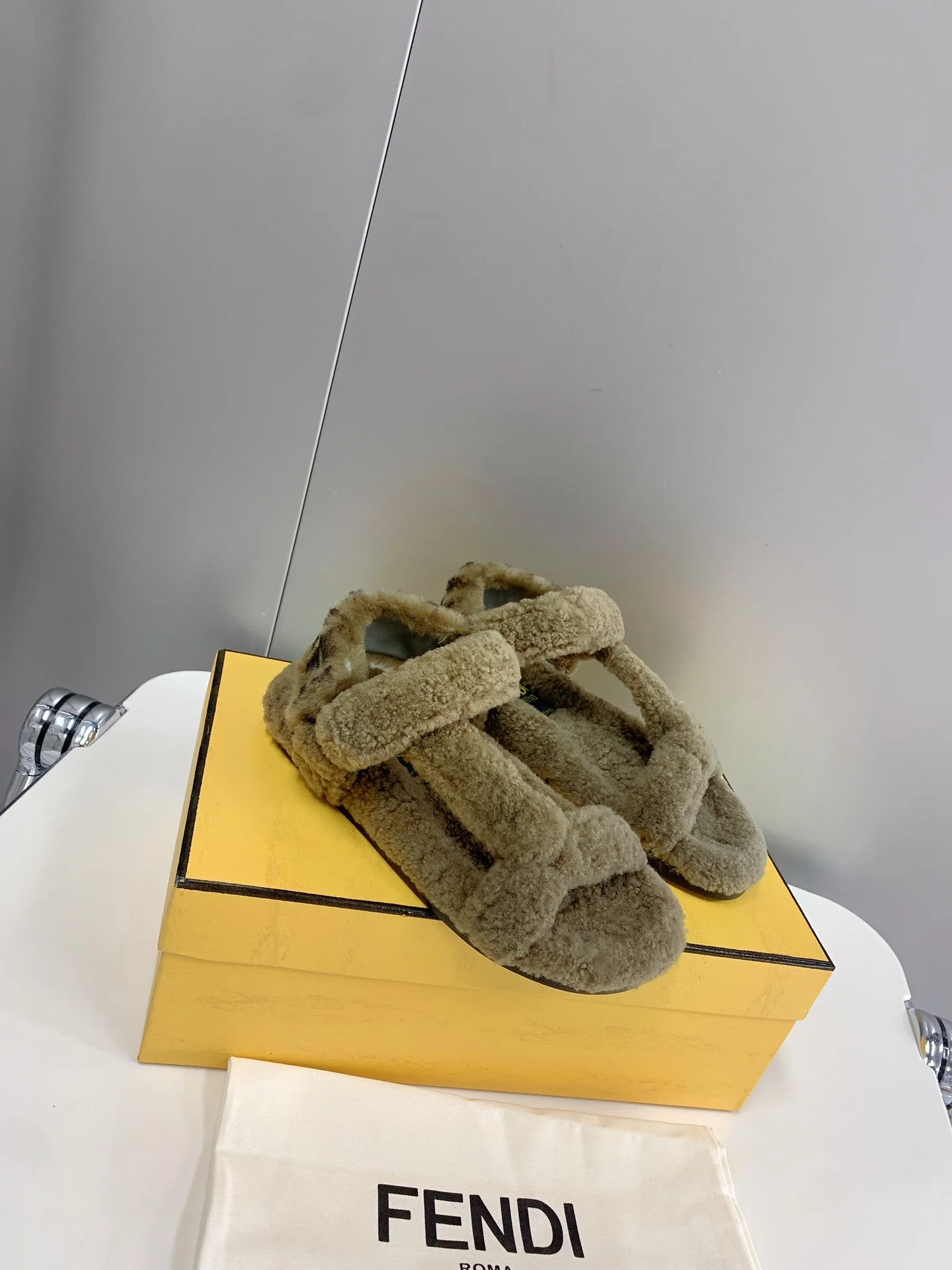 Fendi - Мягкие сандалии - Зеленые