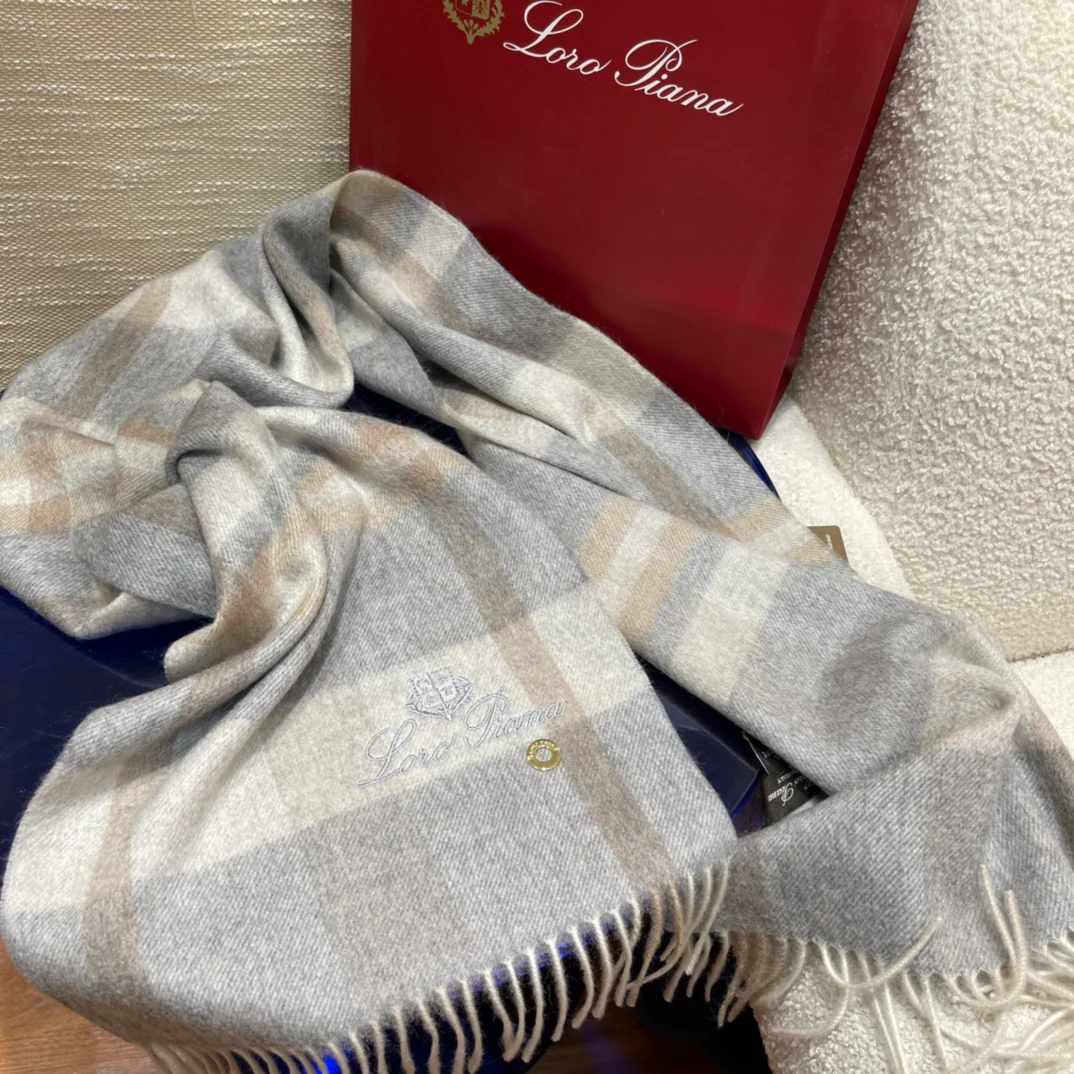 Шарф в клетку Loro Piana — 30–168 см — 100% кашемир — серый