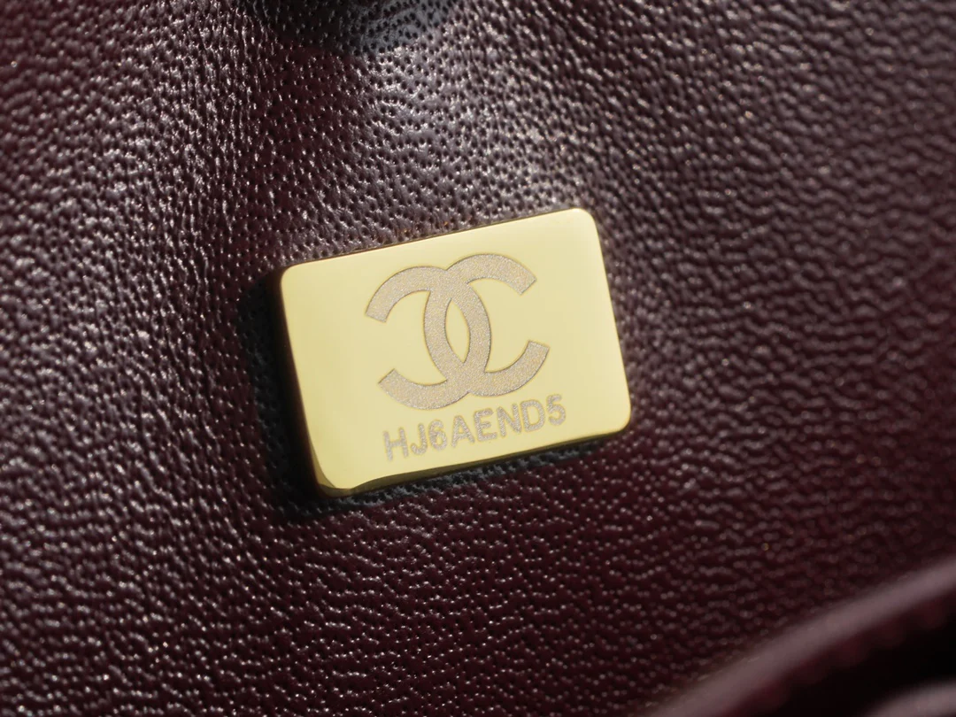 Сумка Chanel CF Medium - 25 см - из черной овечьей кожи с золотой пряжкой - CF25