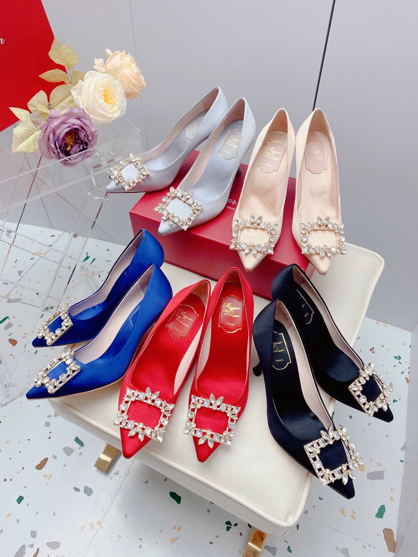 Обувь RV Shoes - Новинки ранней весны 2023 года - Серия обуви Snowflake Buckle - Изображение коллекции