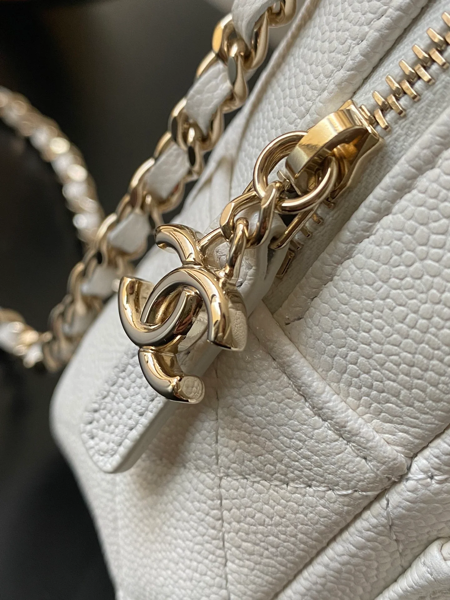 Мини-рюкзак Chanel 24c - белый