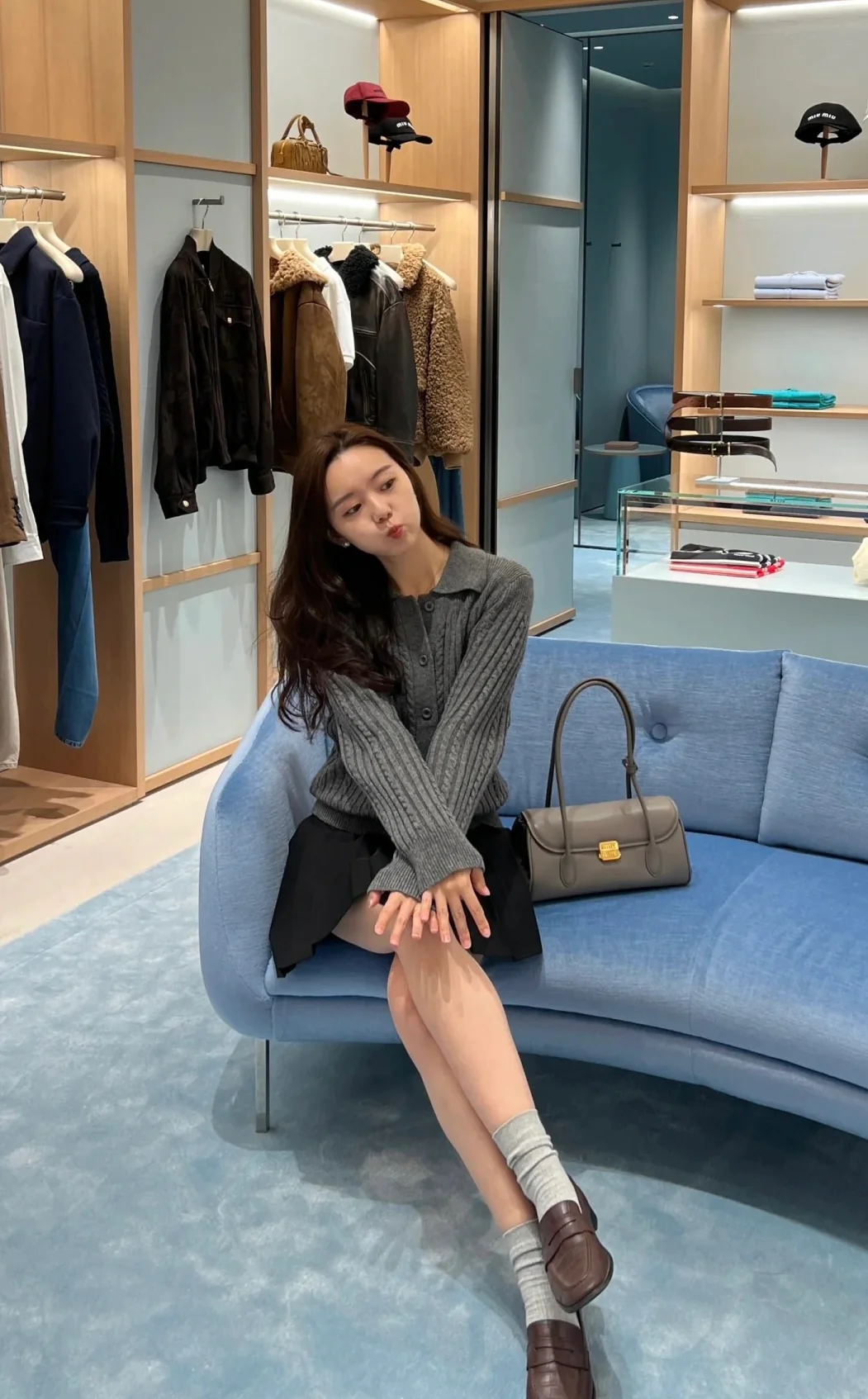 Сумка-багет Miu Miu через плечо — серая — Body Wear Sharing