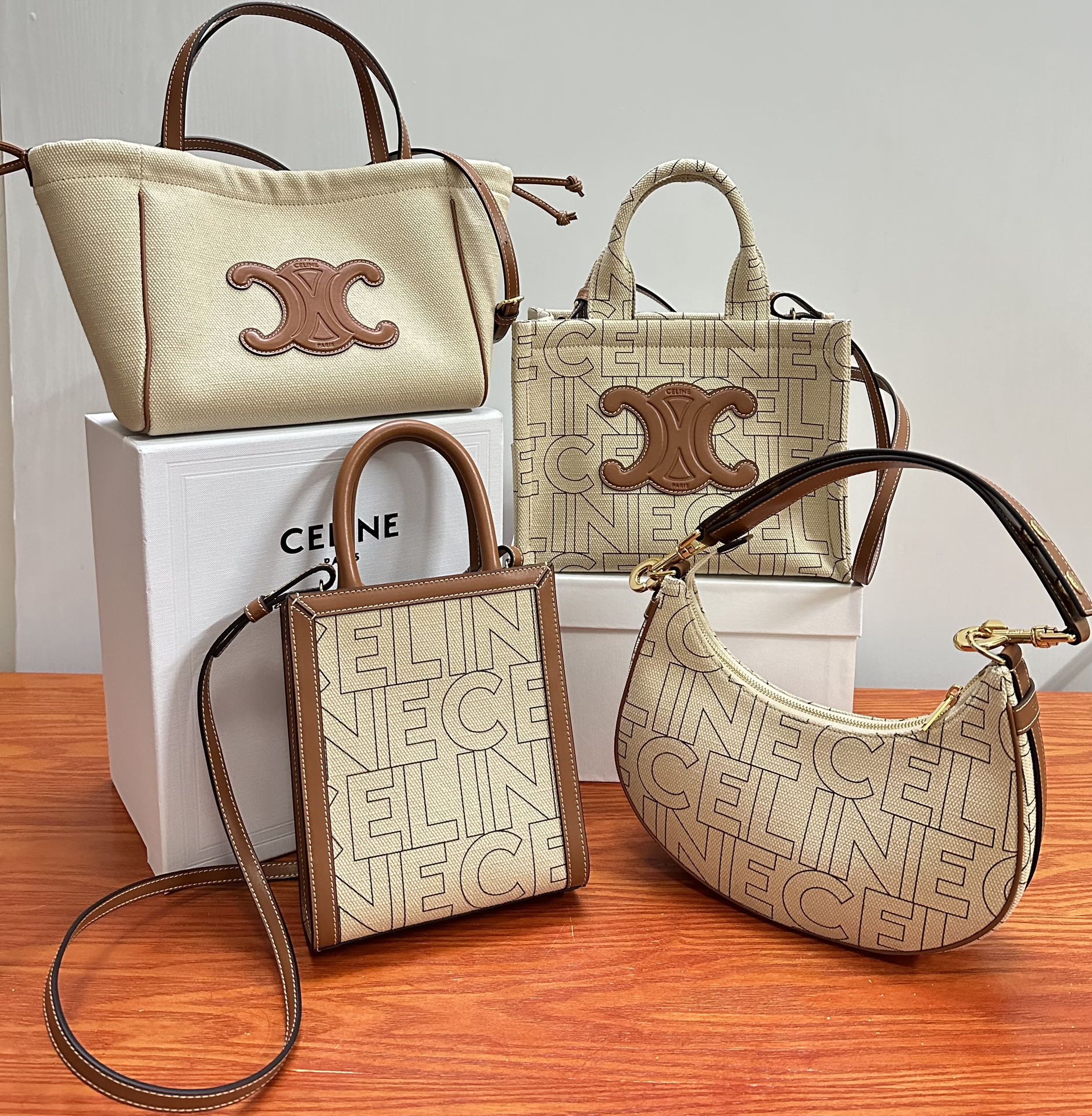 Сумка на завязках из канваса Celine Cabas Triomphe - маленькая