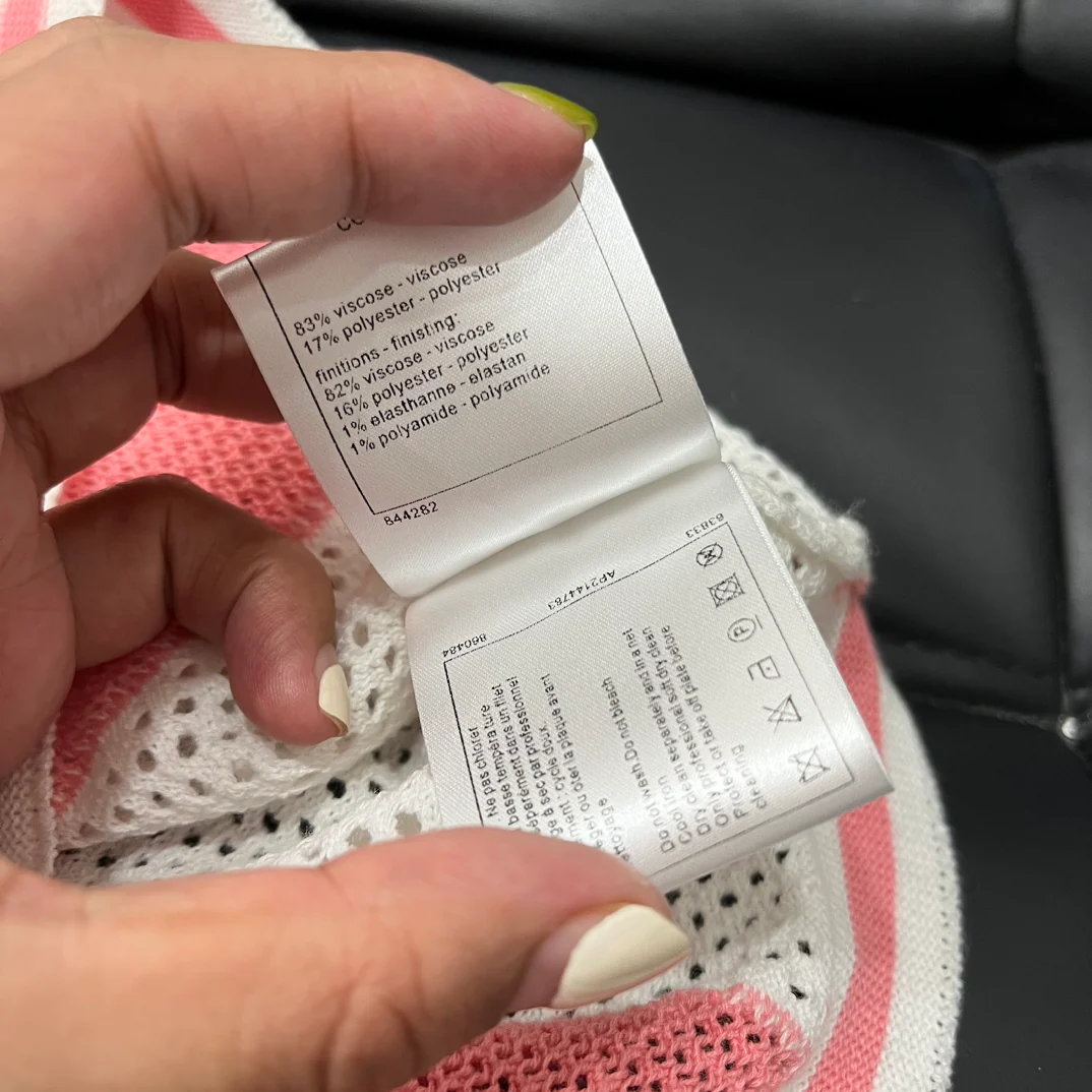 Chanel - 2403-24 Новинка: Жилет с вырезом на плечах - 1