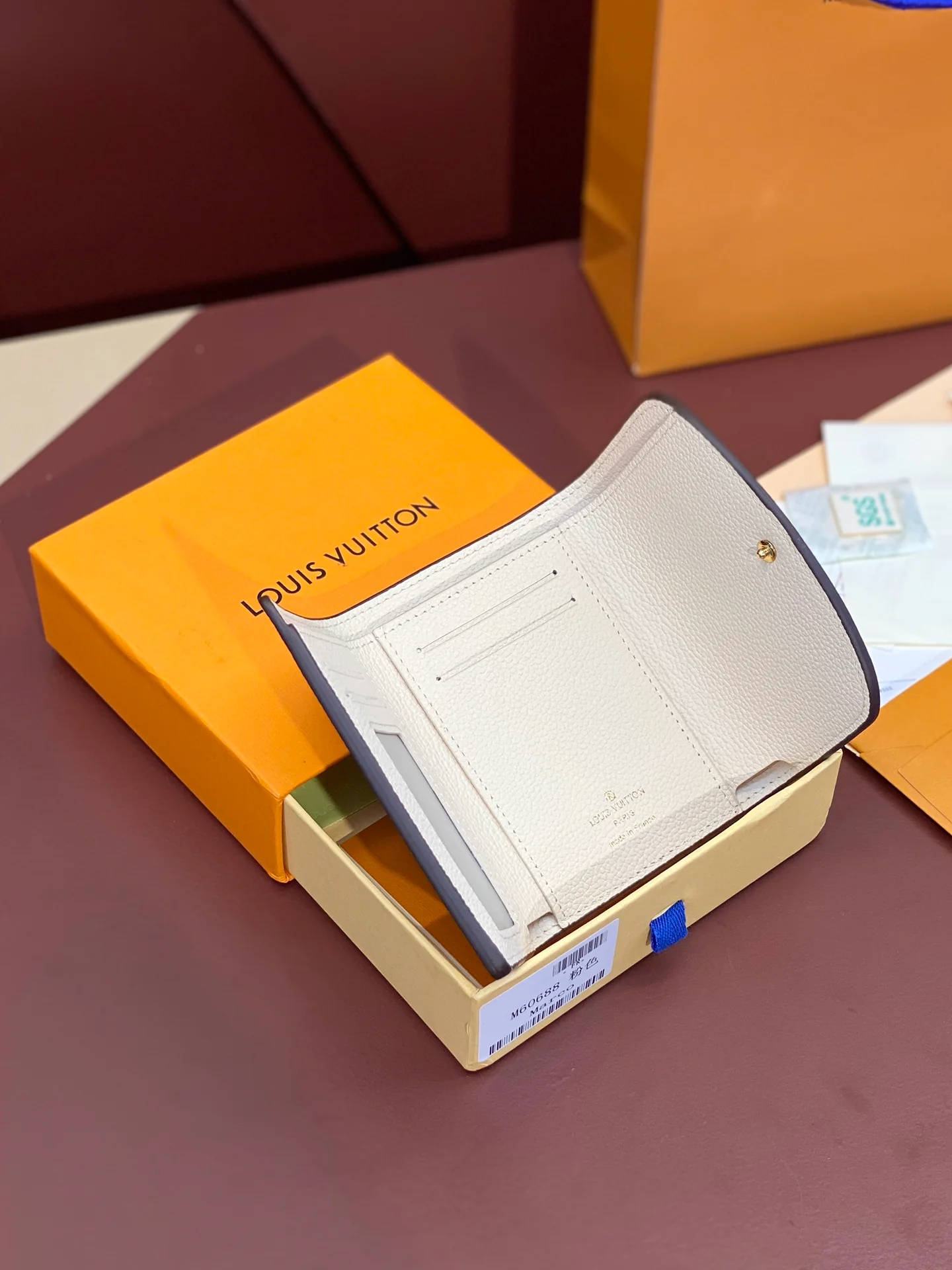 LV-m60688-Короткий кошелек-Бежевый