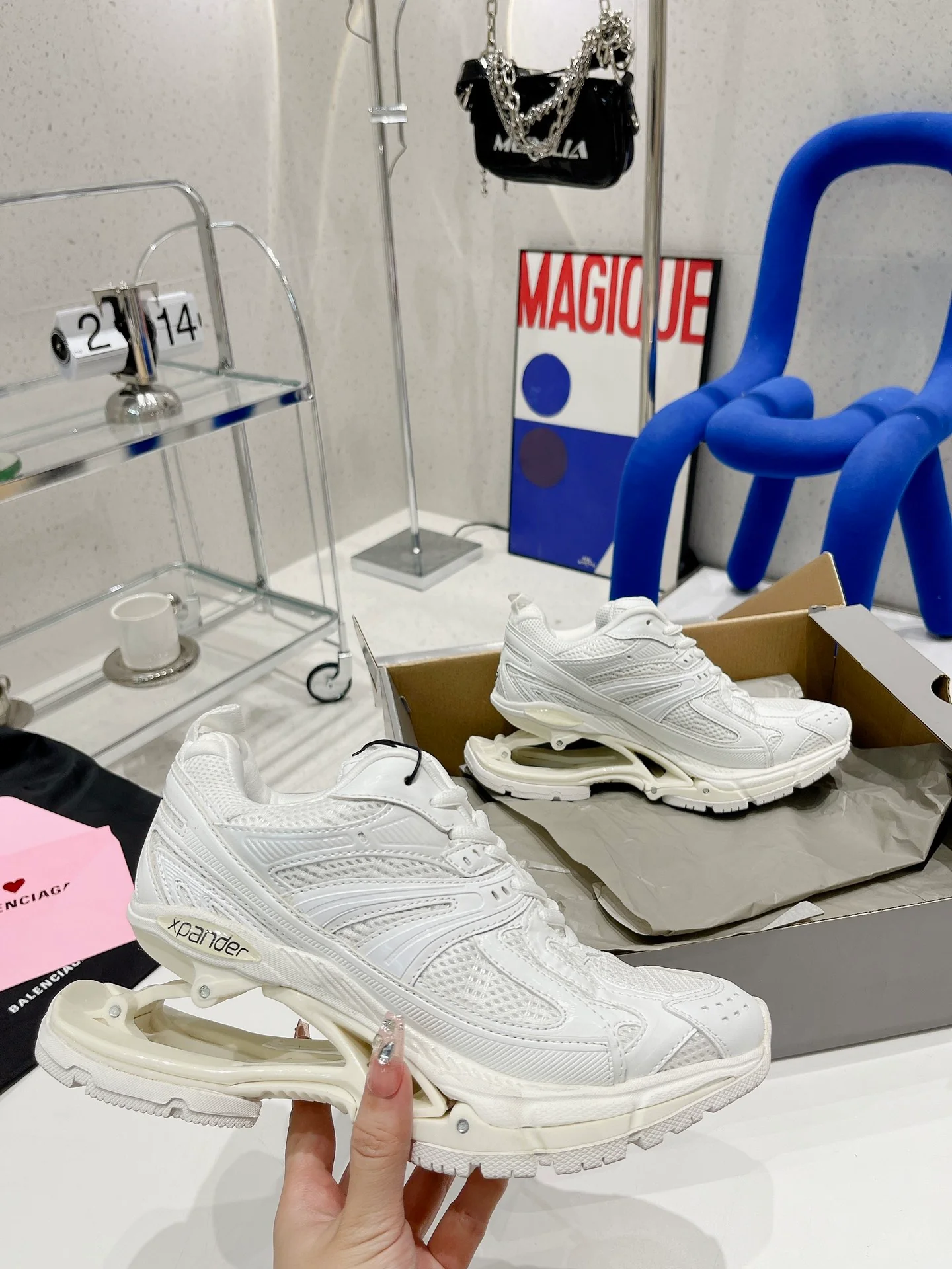 Массивные ретро-туфли Balenciaga в весеннем стиле — для пары