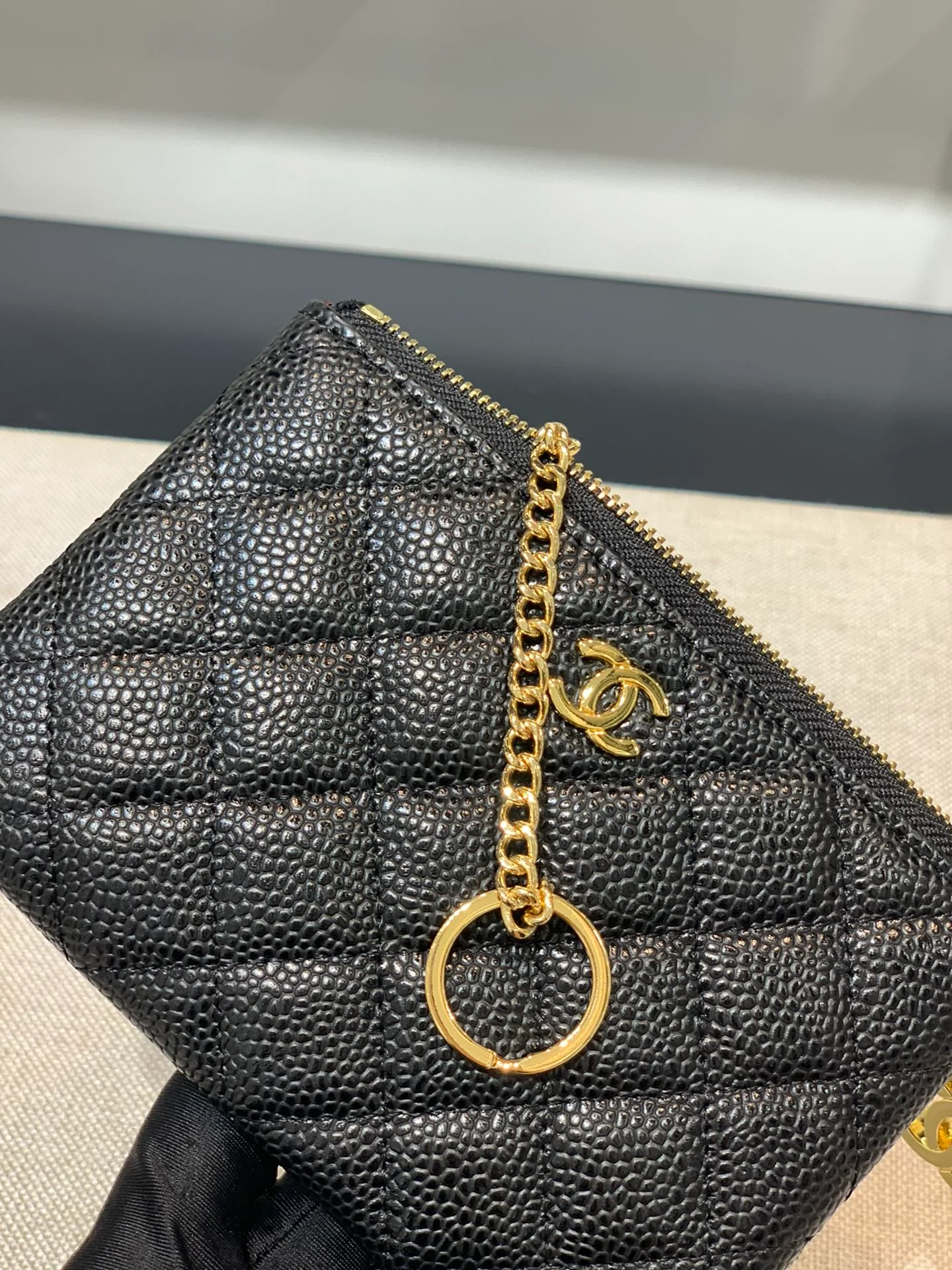 Chanel-经典双C 黑金 拉链零钱包/钥匙包