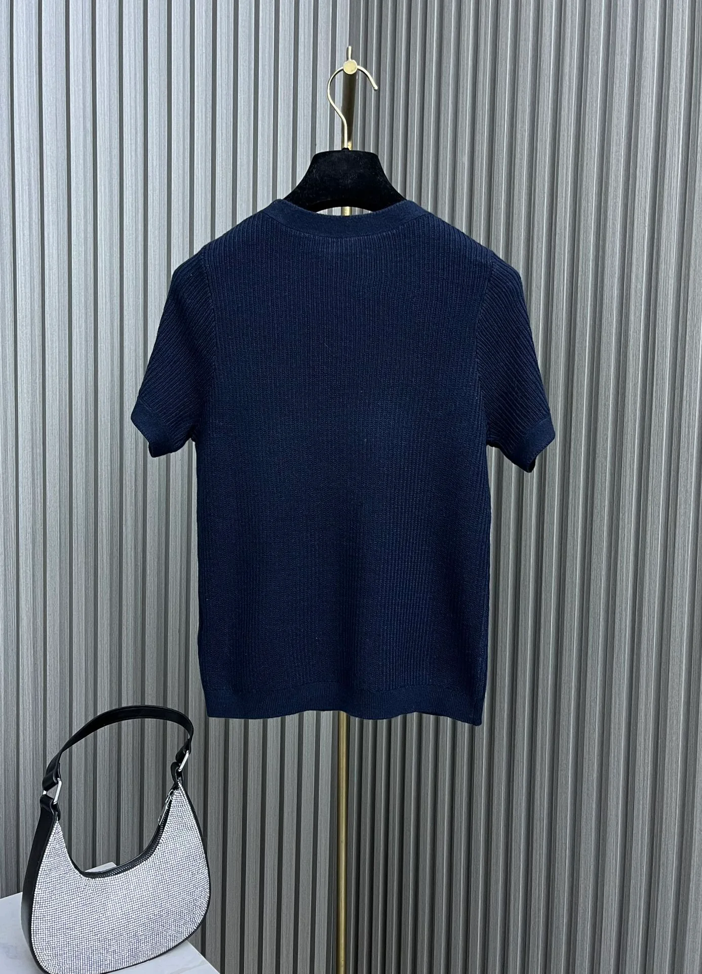 Свитер Chanel 2403 с карманом в виде четырехлистного клевера — синий.