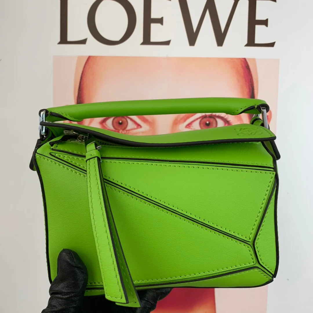 Сумка-головоломка Loewe, мини-модель, из телячьей кожи, размер 11.