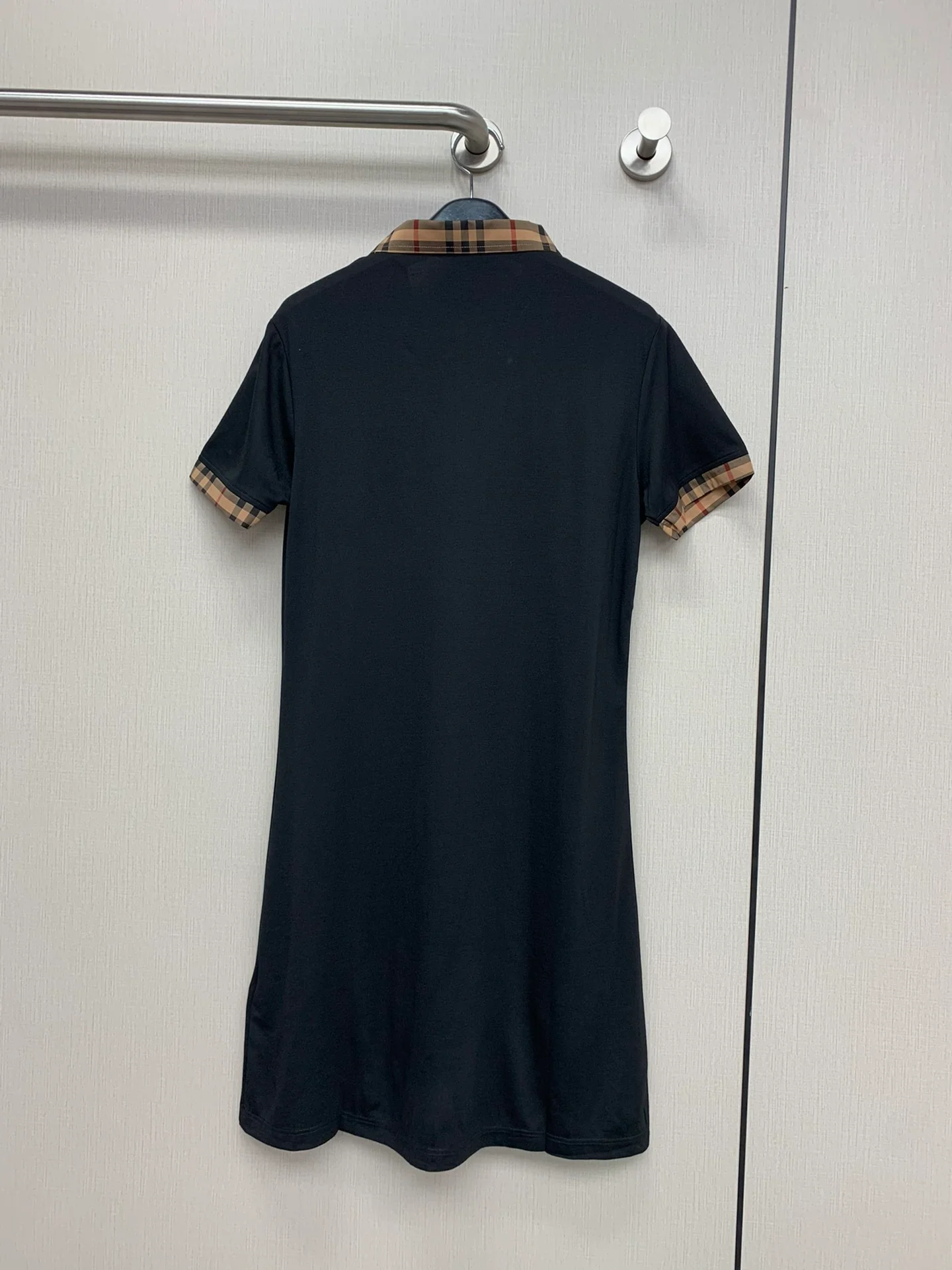 Burberry 2403 - Новое классическое клетчатое платье на молнии для ранней весны - Черное