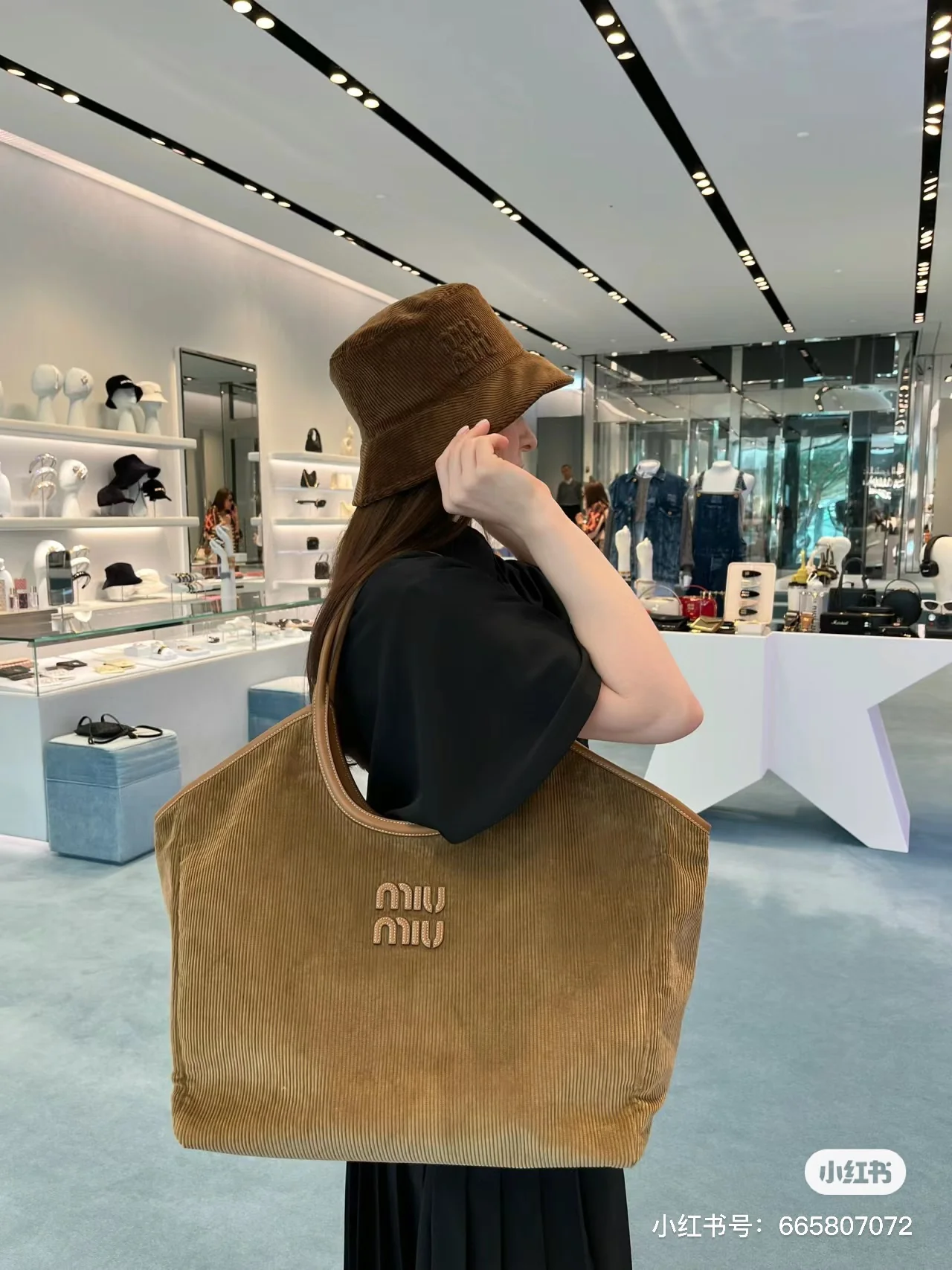 Сумка-тоут Miu Miu Ivy - Фото на фото - 1