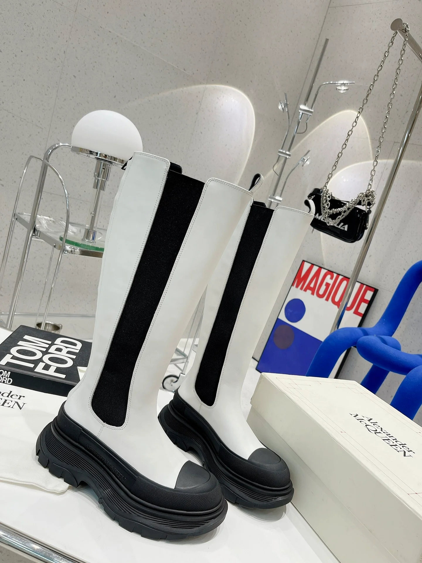 Коллекция McQueen 2022 года с подиума - Длинные сапоги - 1