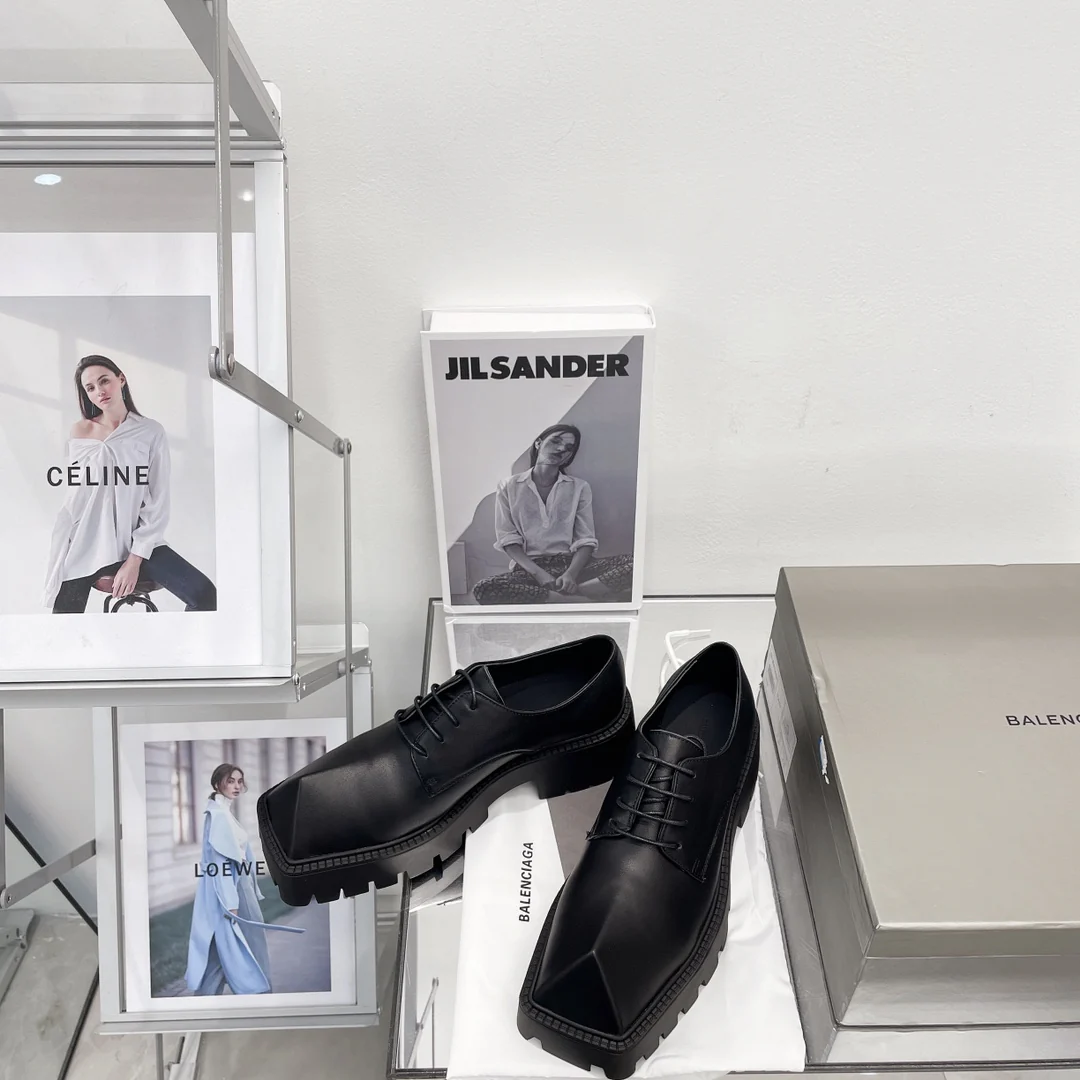 Туфли-дерби Balenciaga с квадратным носком