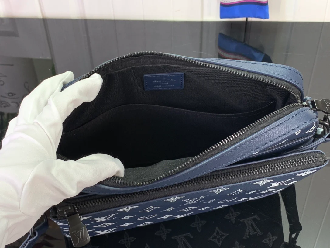 LV-m24753-trio-messenger bag-blue