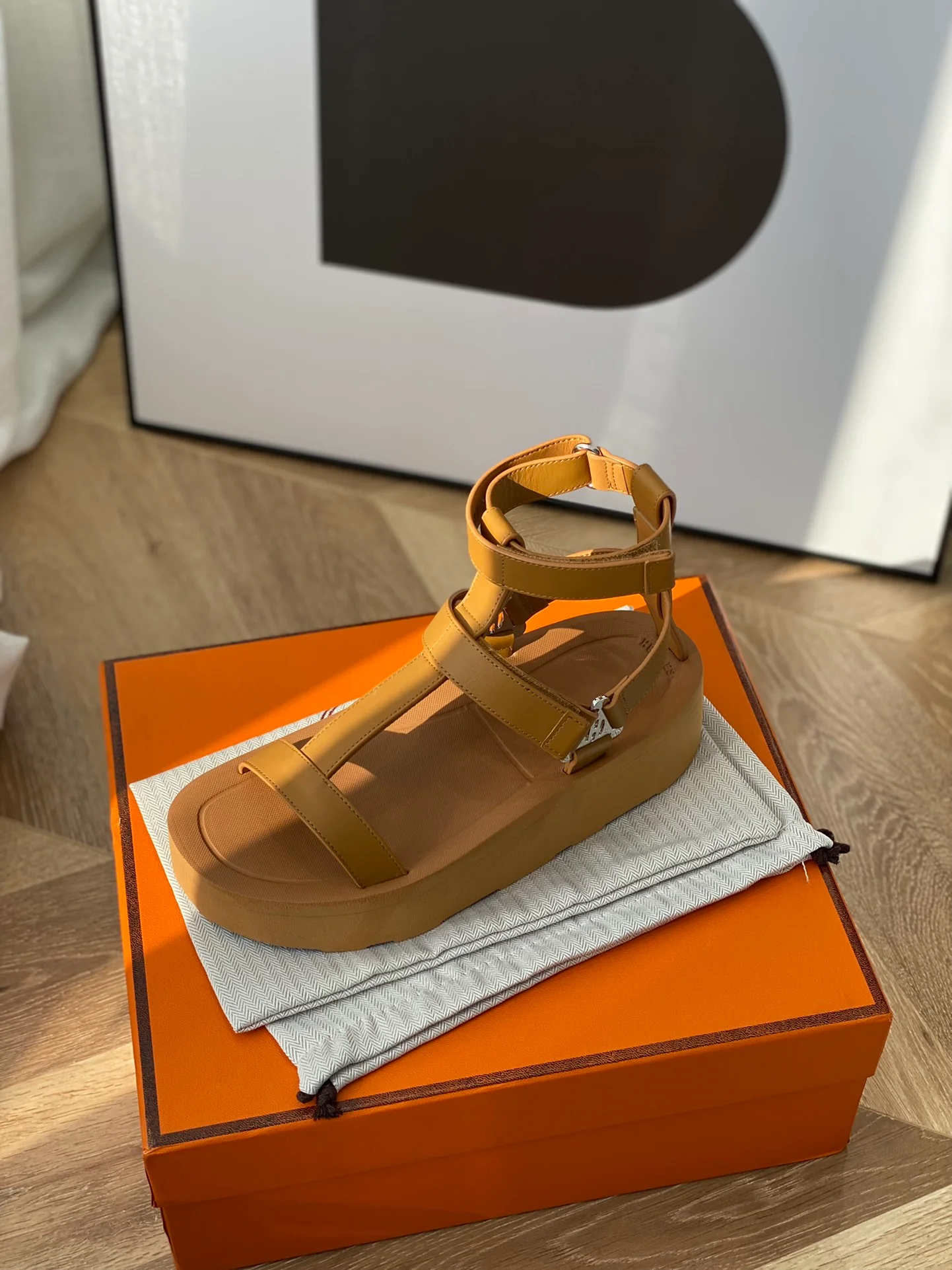 Римские сандалии на платформе Hermes