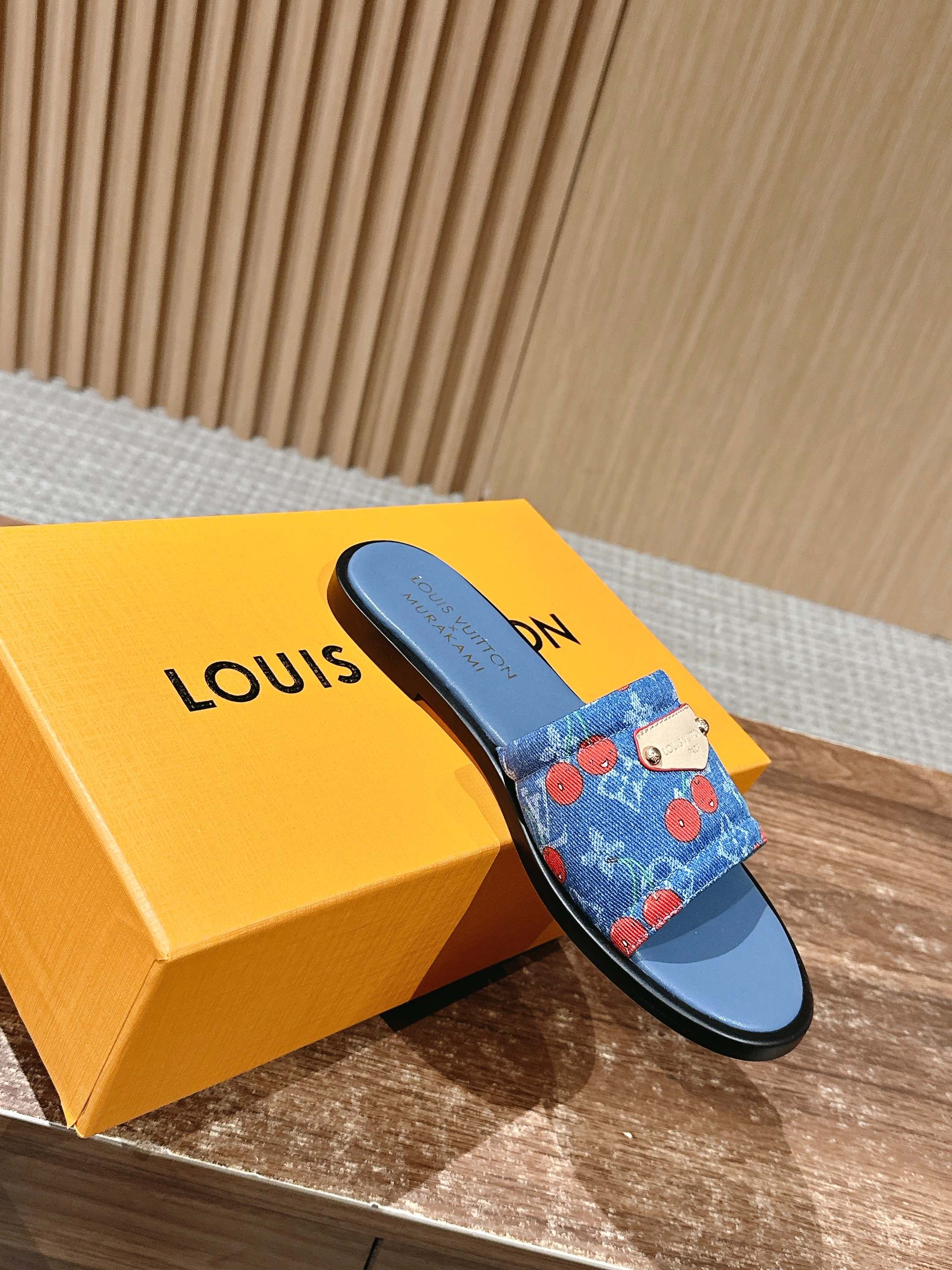 LV - Сандалии на плоской подошве из ретро-серии Такаши Мураками - Синие