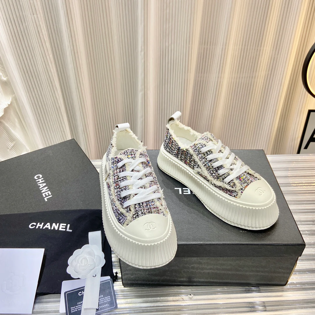 Винтажные туфли Chanel на платформе из мягкой шерсти - толщина подошвы 4 см - размеры 35-39