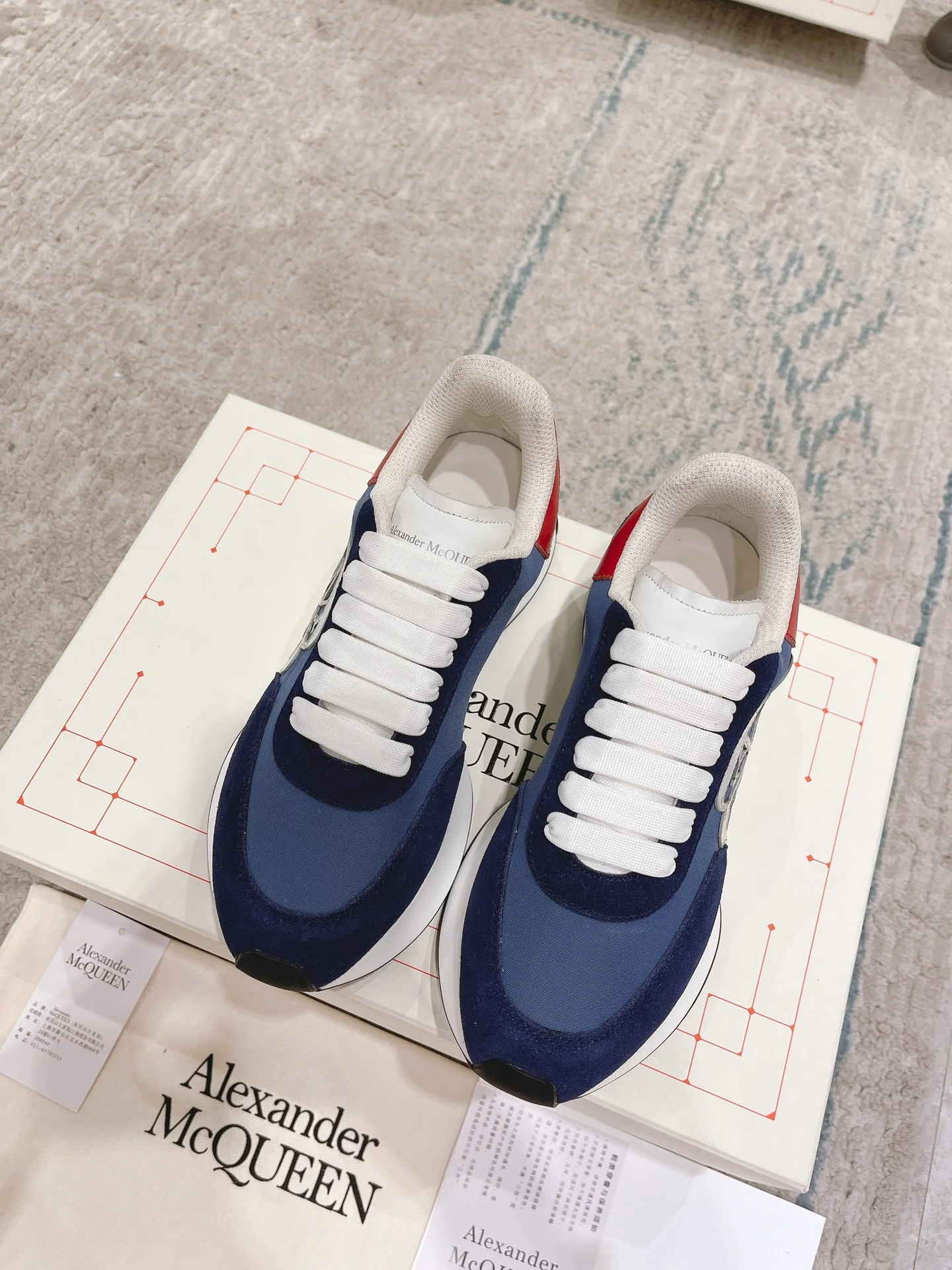 Новейшие белые кроссовки на платформе McQueen 2022 года с надписью - унисекс