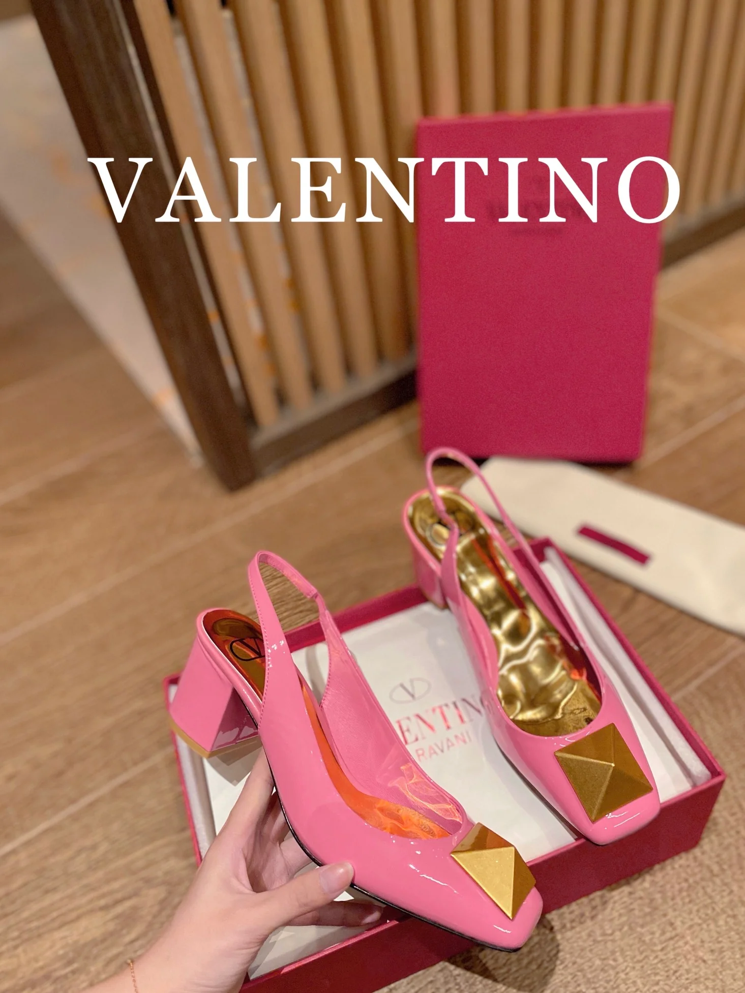 Valentino - Розовые туфли на массивном каблуке с квадратным носком