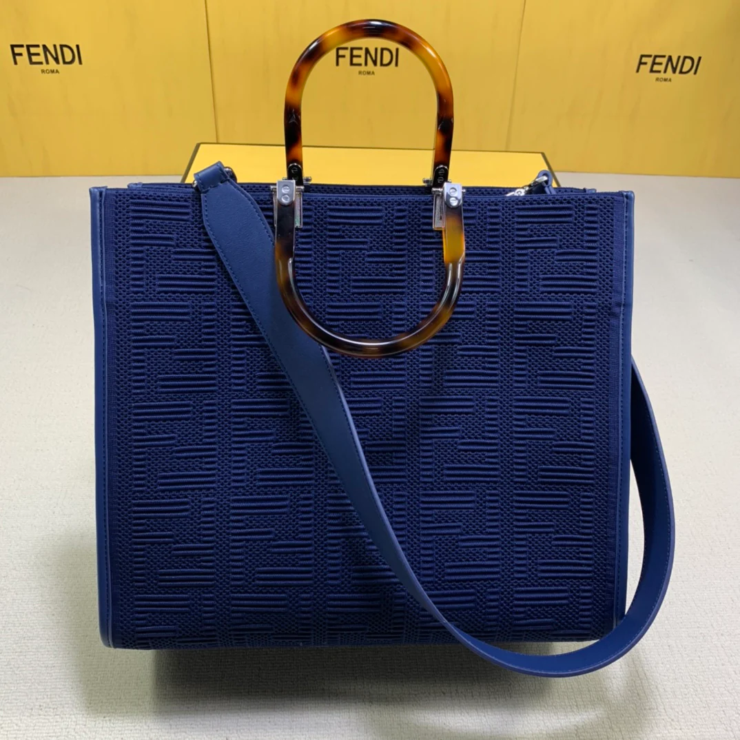 Сумка-тоут Fendi Sunshine Medium Blue из сетчатой ??ткани