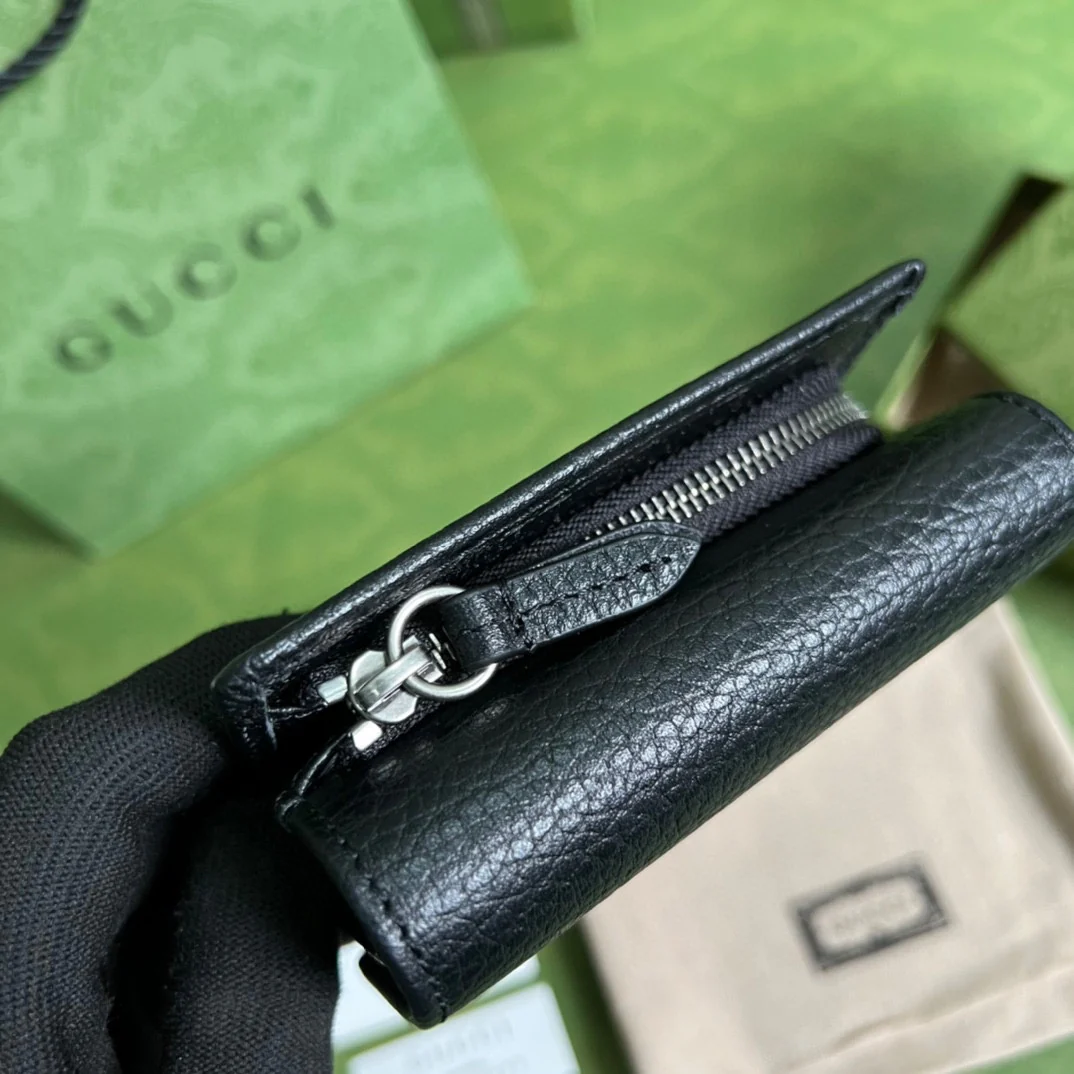 Gucci 拉链短夹卡包