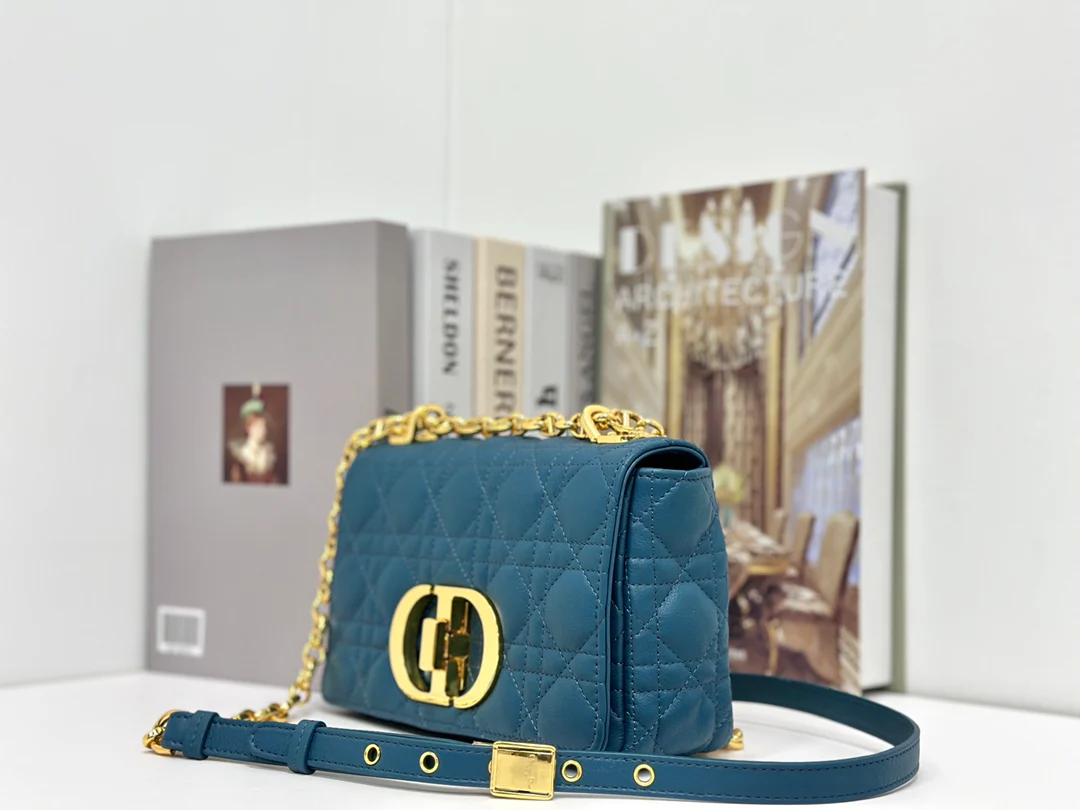 Маленькая сумка Dior Caro на цепочке - синяя