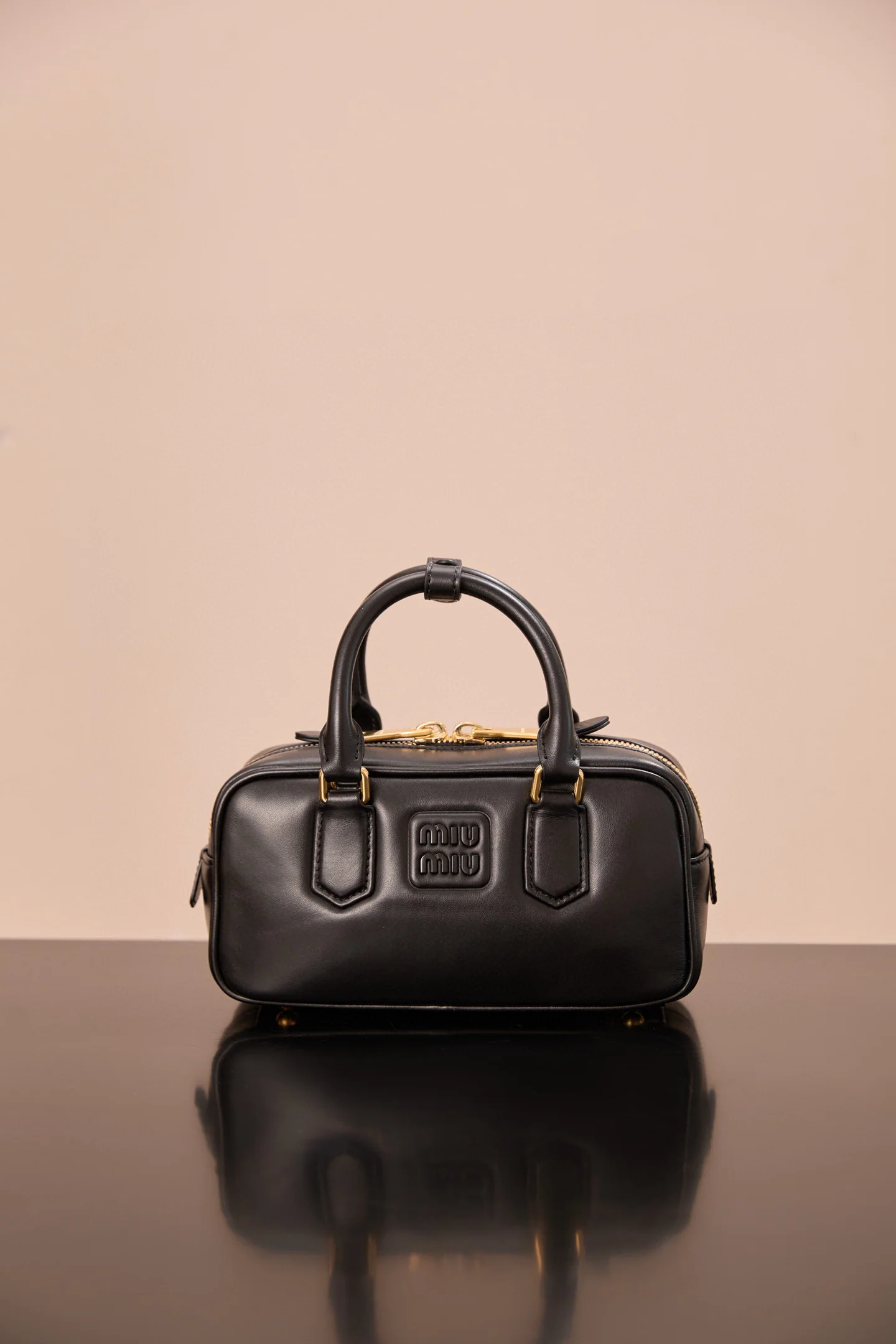 Miu Miu-5bb142m1100-???????-кожаная-сумка для боулинга-маленькая-черная