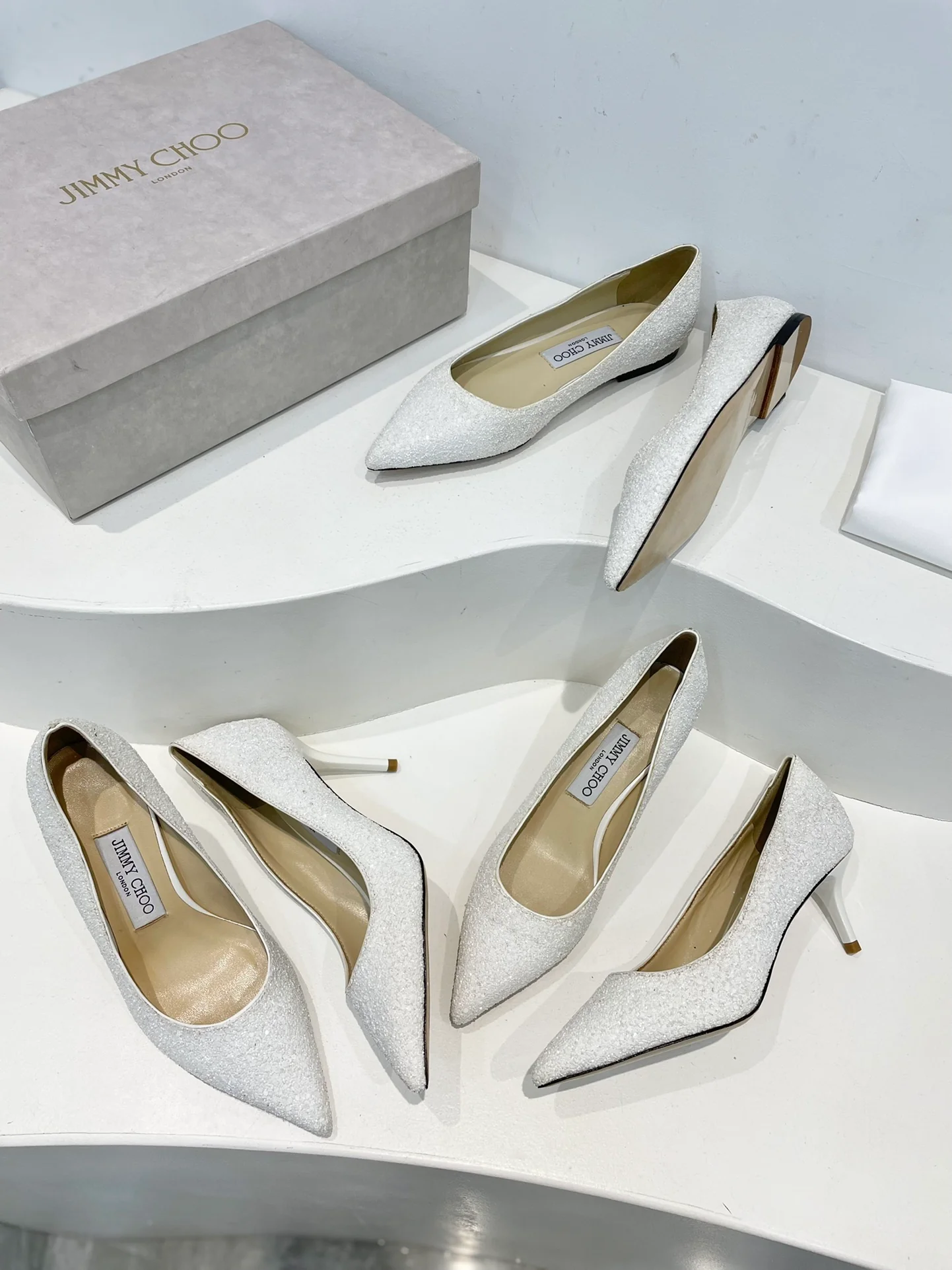 Туфли-лодочки Jimmy с острым носком на шпильке - белые