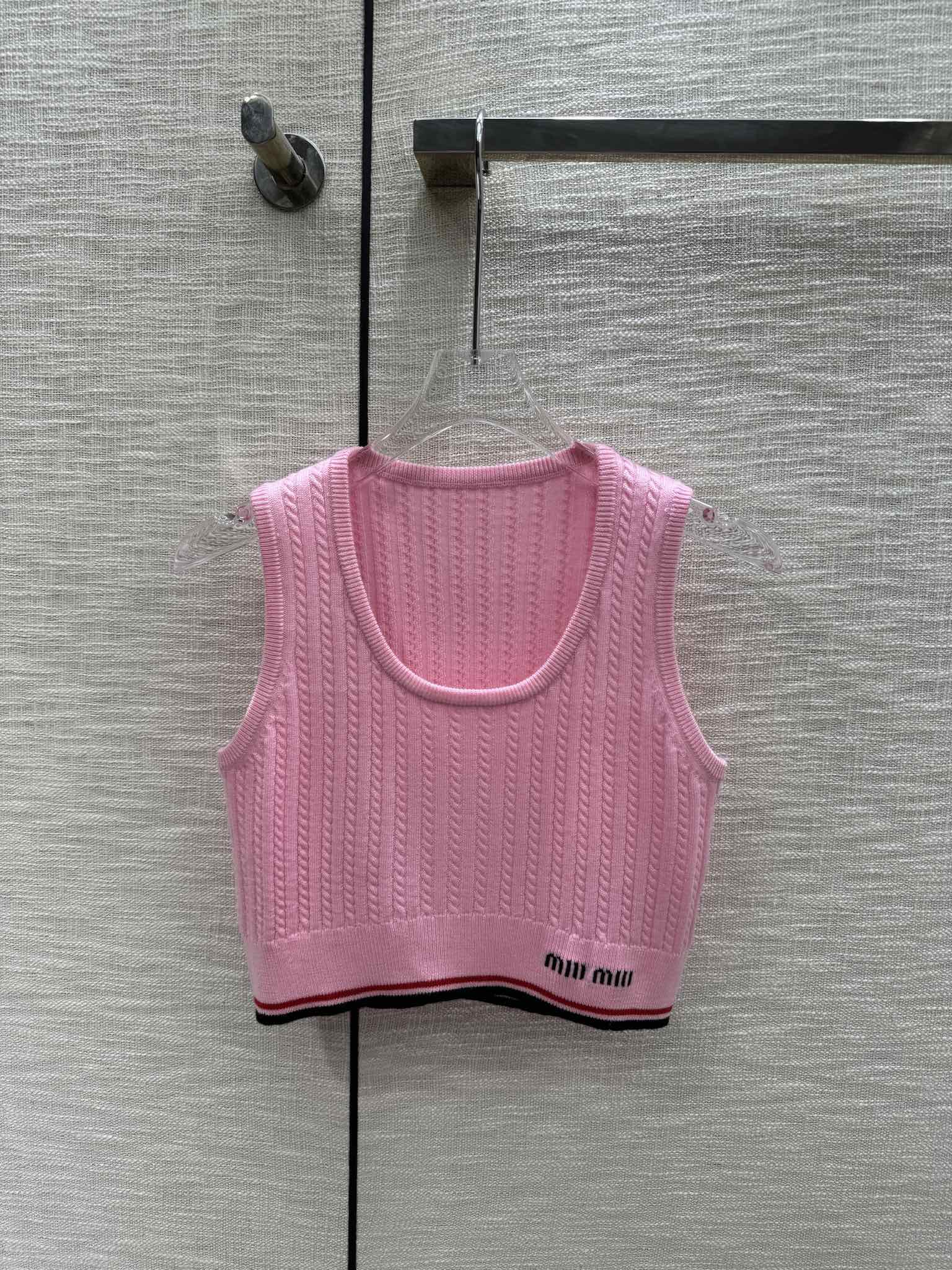 Miu Miu-2404 - Молодежный и элегантный вязаный комплект