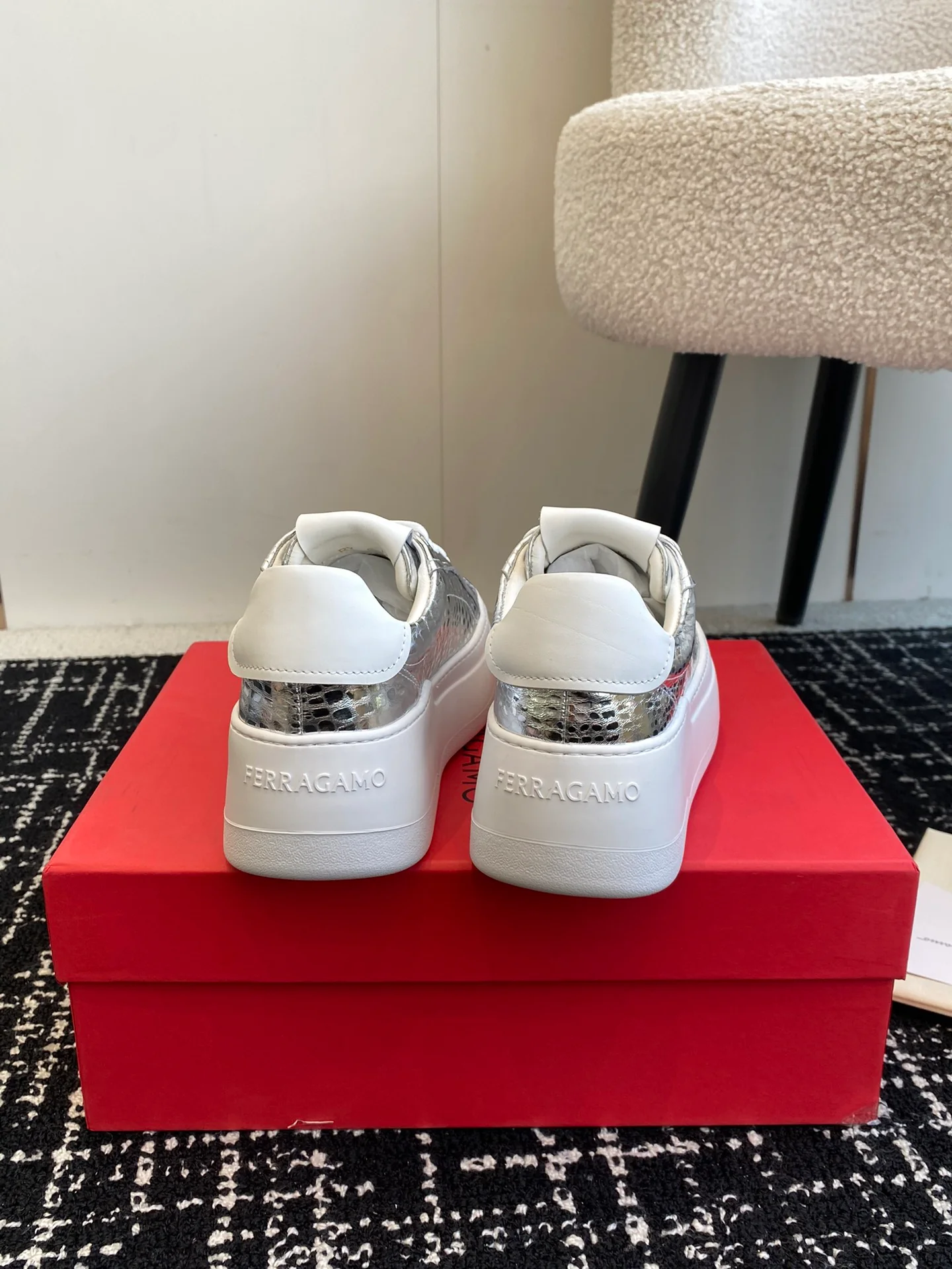 Повседневные туфли на платформе Salvatore Ferragamo 2024 - серебристые