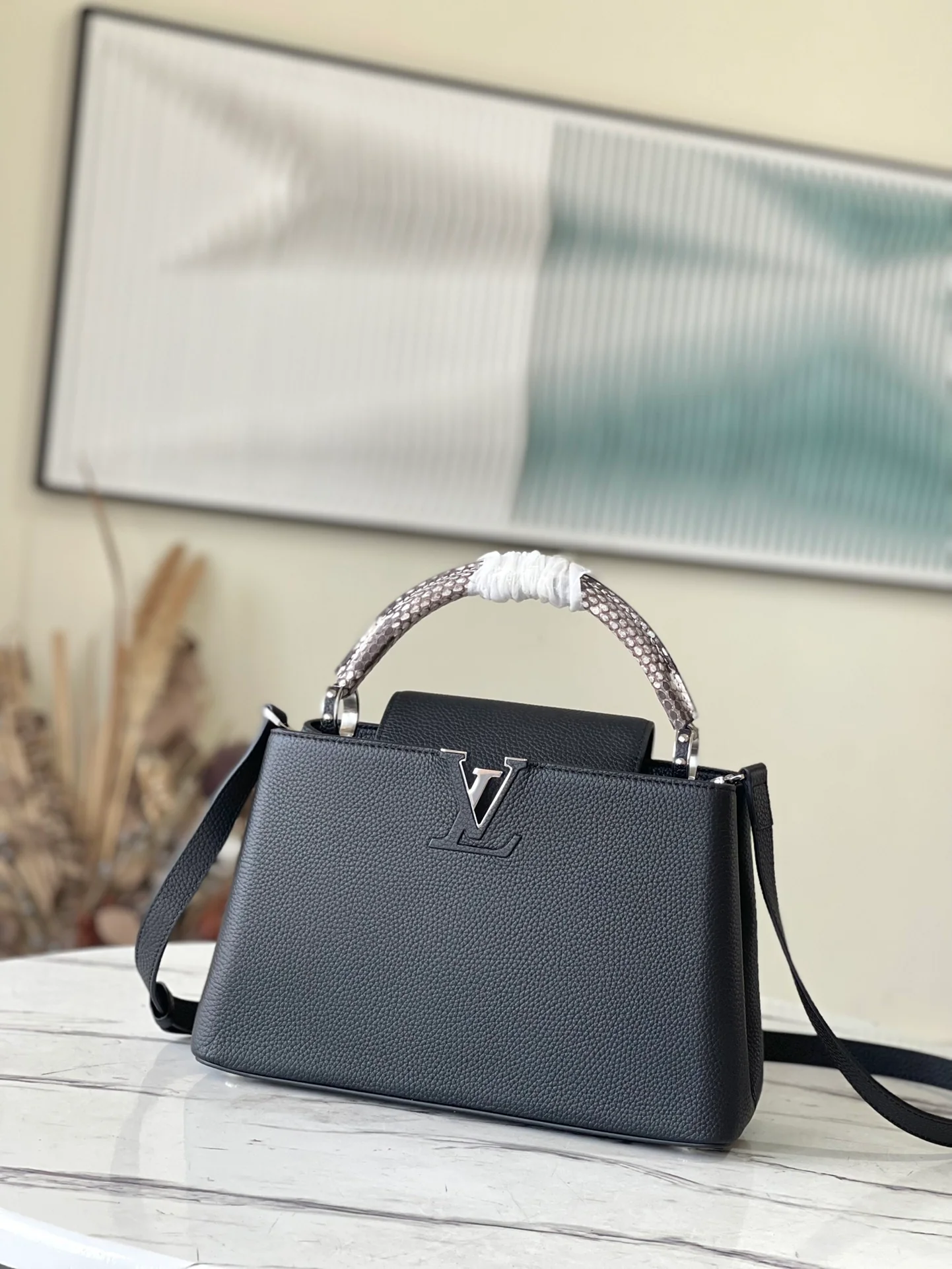 n92040-LV-capucines-handbag-medium-black