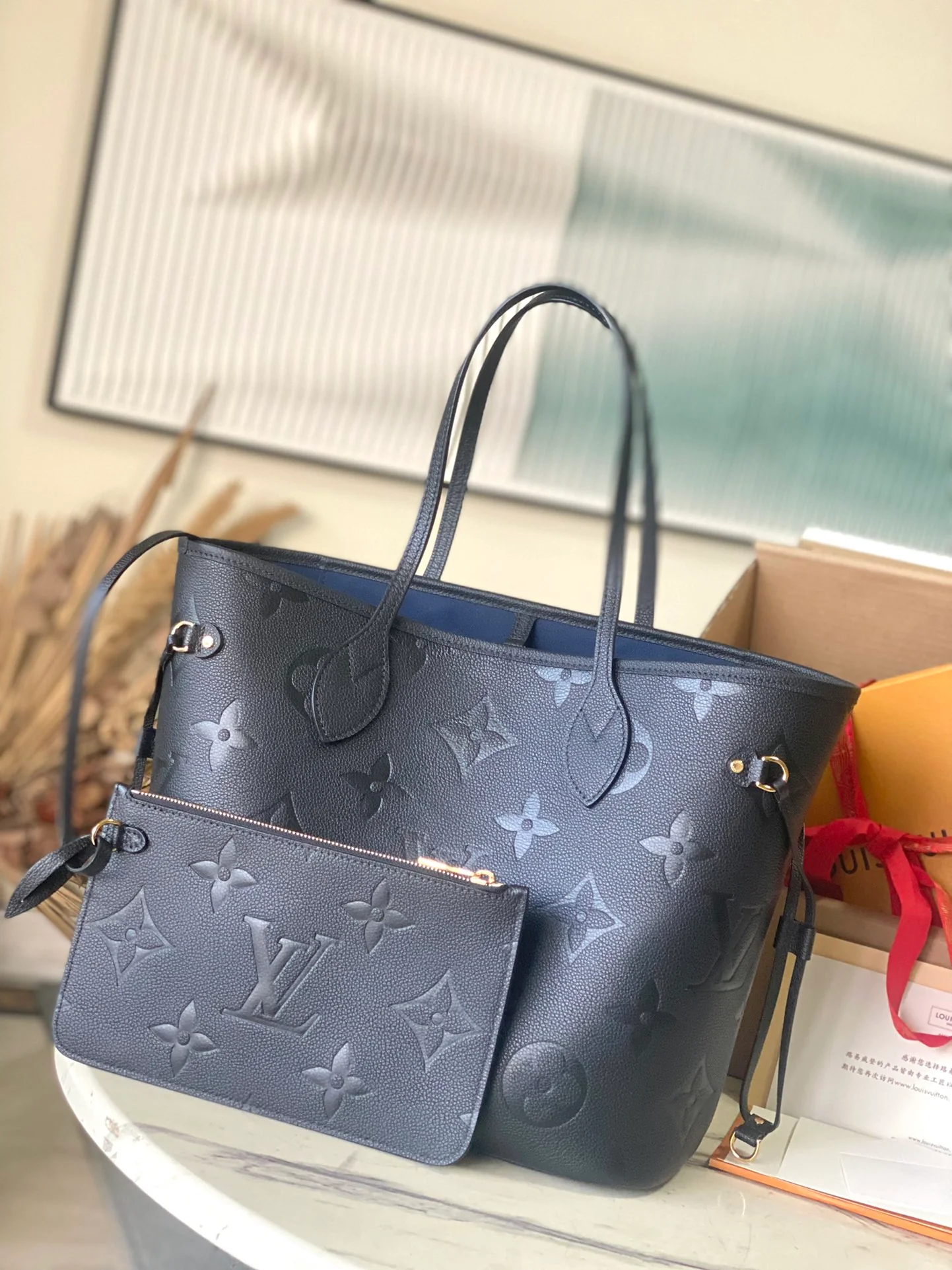 m45685-LV-neverfull-handbag-full embossed leather-black